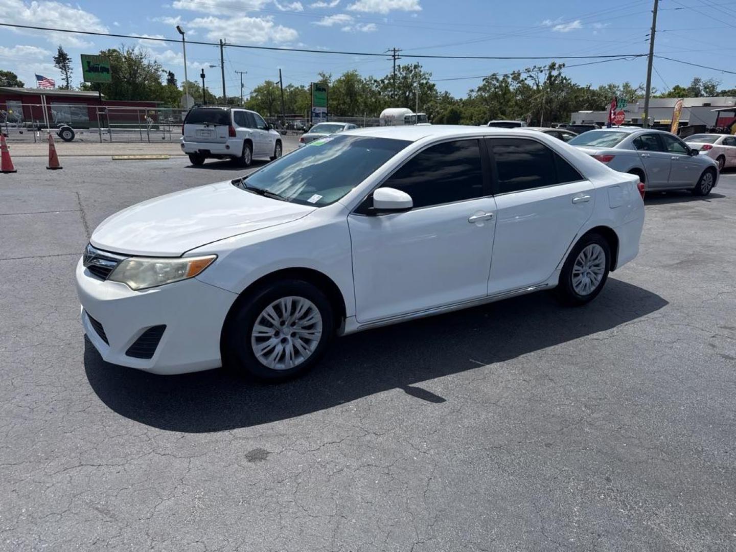 2013 WHITE TOYOTA CAMRY SE (4T1BF1FK0DU) with an 2.5L engine, Automatic transmission, located at 2929 9th St. West, Bradenton, 34205, (941) 242-2810, 27.473591, -82.570679 - Thanks for inquring into DriveNation USA! All vehicles listed can be viewed at www.drivenationusa.com for vehicle history reports and additonal info. We cannot quote any terms such as down payments or monthly payments without an application. You can apply directly at www.drivenationusa.com or by con - Photo#3