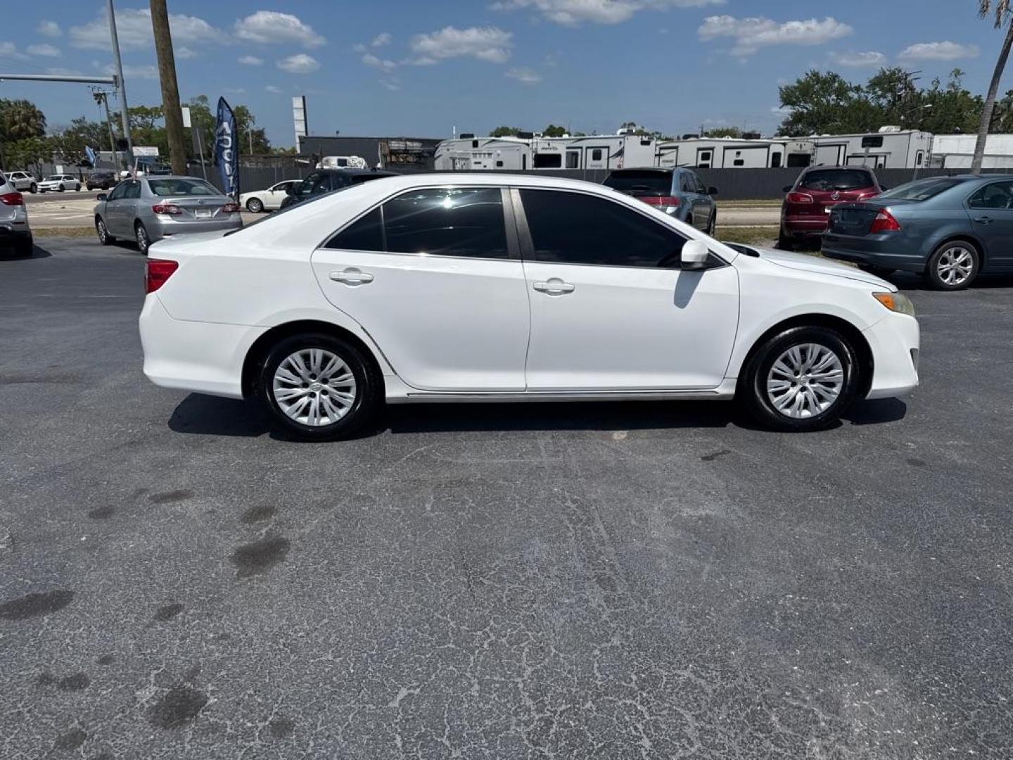 2013 WHITE TOYOTA CAMRY SE (4T1BF1FK0DU) with an 2.5L engine, Automatic transmission, located at 2929 9th St. West, Bradenton, 34205, (941) 242-2810, 27.473591, -82.570679 - Thanks for inquring into DriveNation USA! All vehicles listed can be viewed at www.drivenationusa.com for vehicle history reports and additonal info. We cannot quote any terms such as down payments or monthly payments without an application. You can apply directly at www.drivenationusa.com or by con - Photo#8