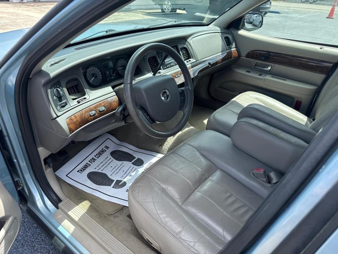 2008 BLUE MERCURY GRAND MARQUIS LS (2MEFM75V68X) with an 4.6L engine, Automatic transmission, located at 2929 9th St. West, Bradenton, 34205, (941) 242-2810, 27.473591, -82.570679 - Thanks for inquring into DriveNation USA! All vehicles listed can be viewed at www.drivenationusa.com for vehicle history reports and additonal info. We cannot quote any terms such as down payments or monthly payments without an application. You can apply directly at www.drivenationusa.com or by con - Photo#9