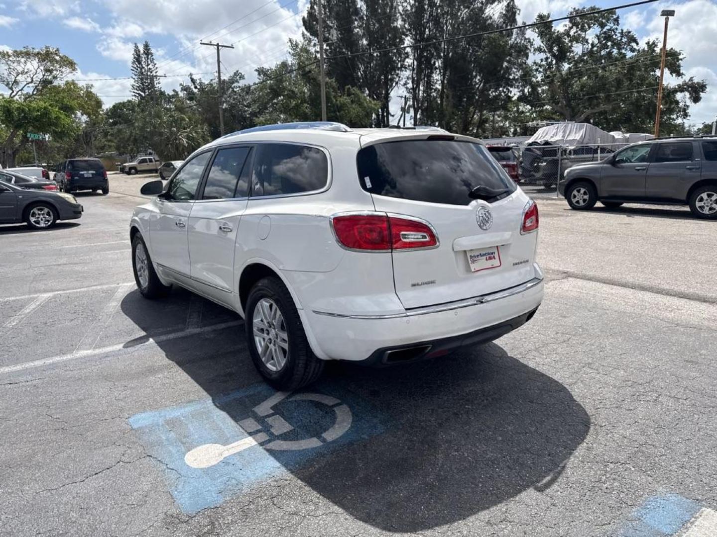 2014 WHITE BUICK ENCLAVE CXL (5GAKRAKD4EJ) with an 3.6L engine, Automatic transmission, located at 2929 9th St. West, Bradenton, 34205, (941) 242-2810, 27.473591, -82.570679 - Thanks for inquring into DriveNation USA! All vehicles listed can be viewed at www.drivenationusa.com for vehicle history reports and additonal info. We cannot quote any terms such as down payments or monthly payments without an application. You can apply directly at www.drivenationusa.com or by con - Photo#5