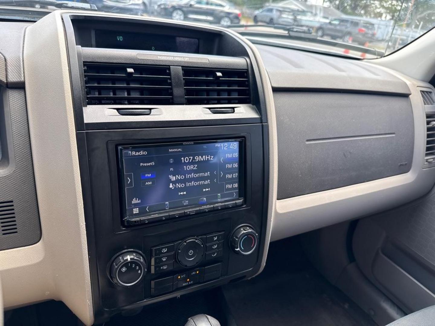 2009 WHITE FORD ESCAPE XLS (1FMCU02779K) with an 2.5L engine, Automatic transmission, located at 2929 9th St. West, Bradenton, 34205, (941) 242-2810, 27.473591, -82.570679 - Thanks for inquring into DriveNation USA! All vehicles listed can be viewed at www.drivenationusa.com for vehicle history reports and additonal info. We cannot quote any terms such as down payments or monthly payments without an application. You can apply directly at www.drivenationusa.com or by con - Photo#10