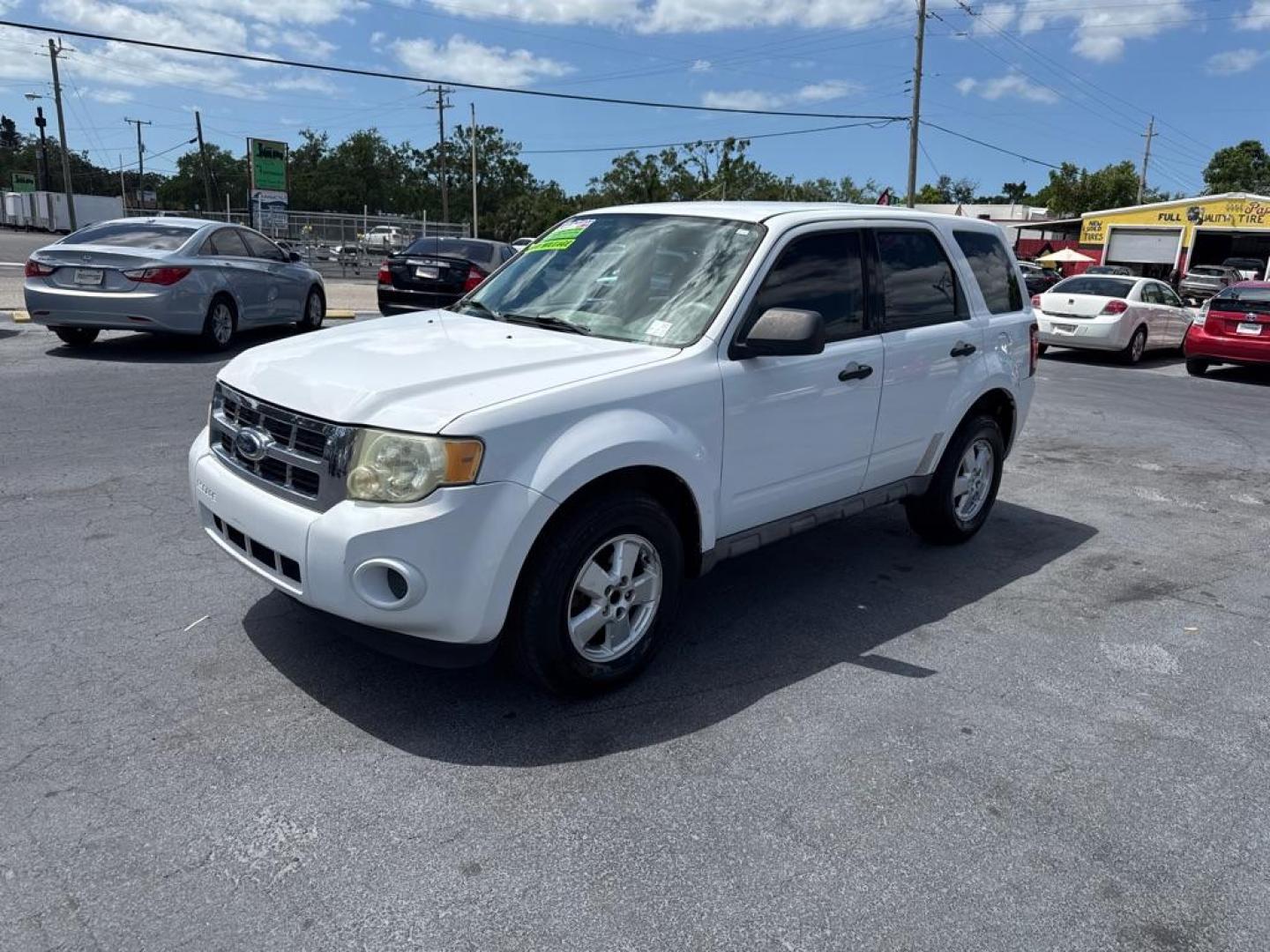 2009 WHITE FORD ESCAPE XLS (1FMCU02779K) with an 2.5L engine, Automatic transmission, located at 2929 9th St. West, Bradenton, 34205, (941) 242-2810, 27.473591, -82.570679 - Thanks for inquring into DriveNation USA! All vehicles listed can be viewed at www.drivenationusa.com for vehicle history reports and additonal info. We cannot quote any terms such as down payments or monthly payments without an application. You can apply directly at www.drivenationusa.com or by con - Photo#3