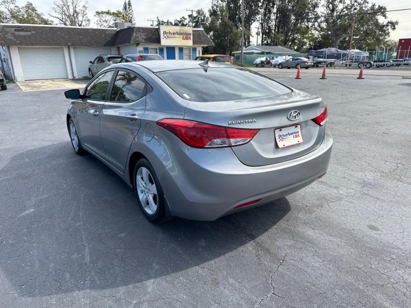 2015 SILVER HYUNDAI ELANTRA SE (5NPDH4AE0FH) with an 1.8L engine, Automatic transmission, located at 2929 9th St. West, Bradenton, 34205, (941) 242-2810, 27.473591, -82.570679 - Thanks for inquring into DriveNation USA! All vehicles listed can be viewed at www.drivenationusa.com for vehicle history reports and additonal info. We cannot quote any terms such as down payments or monthly payments without an application. You can apply directly at www.drivenationusa.com or by con - Photo#6