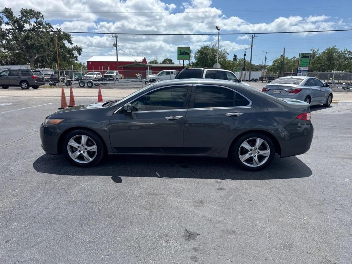 2011 GRAY ACURA TSX (JH4CU2F67BC) with an 2.4L engine, Automatic transmission, located at 2929 9th St. West, Bradenton, 34205, (941) 242-2810, 27.473591, -82.570679 - Thanks for inquring into DriveNation USA! All vehicles listed can be viewed at www.drivenationusa.com for vehicle history reports and additonal info. We cannot quote any terms such as down payments or monthly payments without an application. You can apply directly at www.drivenationusa.com or by con - Photo#4