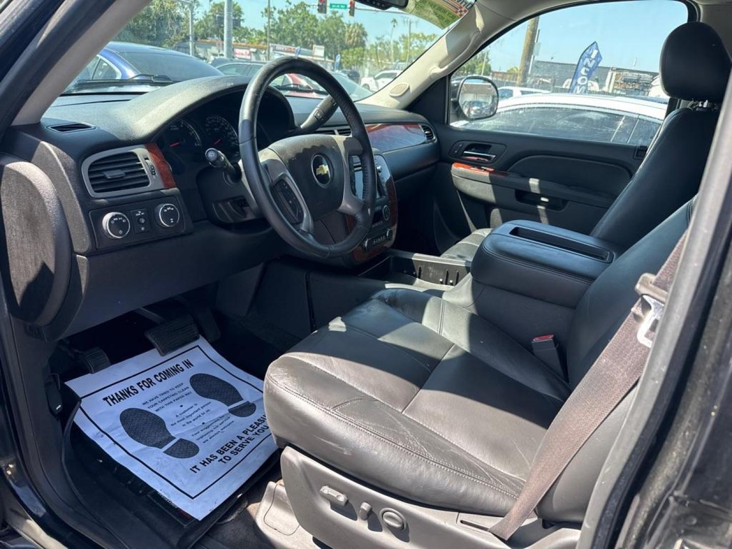 2013 BLACK CHEVROLET TAHOE 1500 LT (1GNSKBE00DR) with an 5.3L engine, Automatic transmission, located at 2929 9th St. West, Bradenton, 34205, (941) 242-2810, 27.473591, -82.570679 - Thanks for inquring into DriveNation USA! All vehicles listed can be viewed at www.drivenationusa.com for vehicle history reports and additonal info. We cannot quote any terms such as down payments or monthly payments without an application. You can apply directly at www.drivenationusa.com or by con - Photo#15