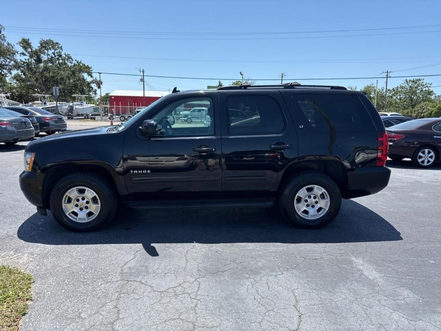 2013 BLACK CHEVROLET TAHOE 1500 LT (1GNSKBE00DR) with an 5.3L engine, Automatic transmission, located at 2929 9th St. West, Bradenton, 34205, (941) 242-2810, 27.473591, -82.570679 - Thanks for inquring into DriveNation USA! All vehicles listed can be viewed at www.drivenationusa.com for vehicle history reports and additonal info. We cannot quote any terms such as down payments or monthly payments without an application. You can apply directly at www.drivenationusa.com or by con - Photo#5