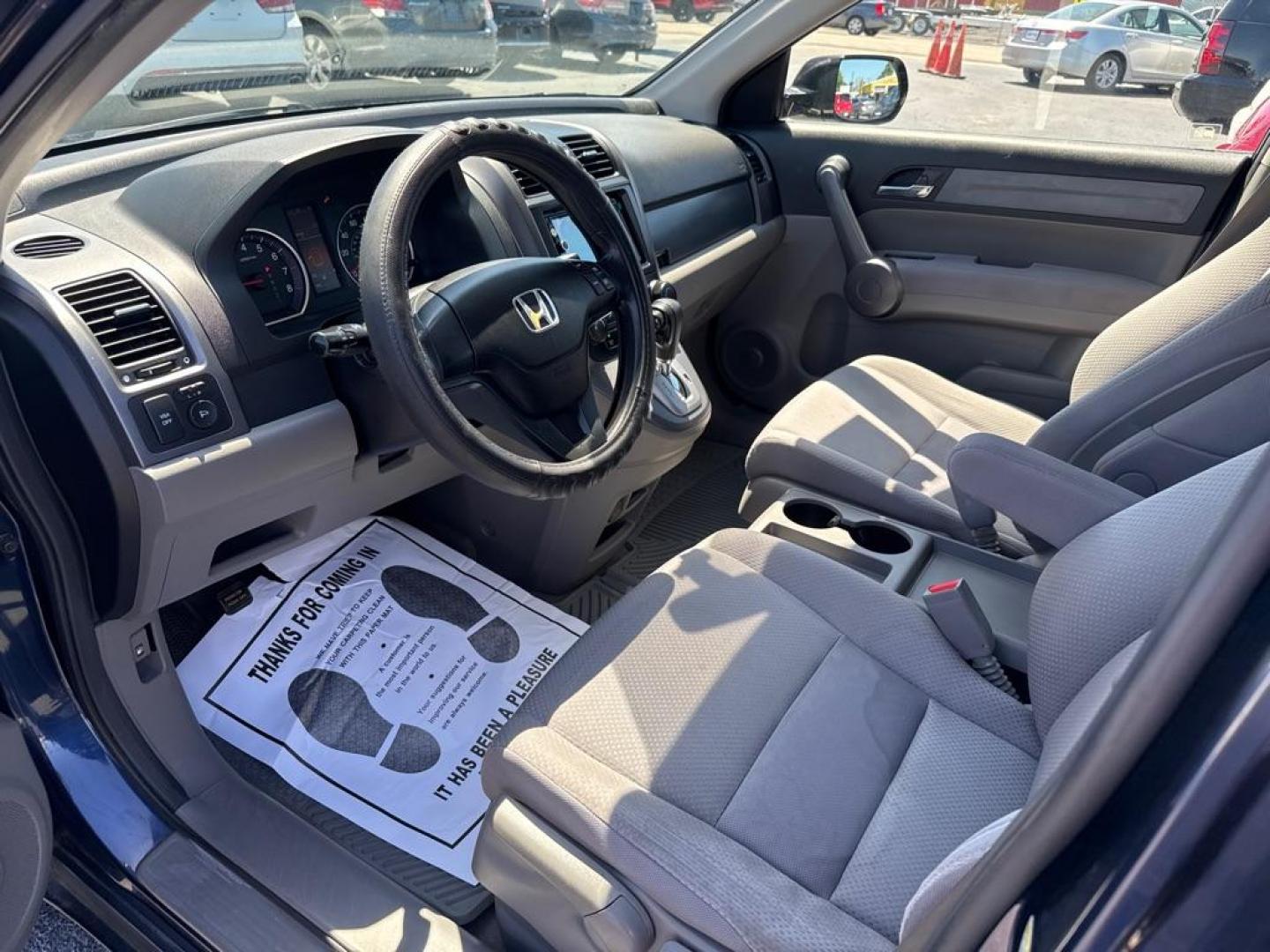 2009 BLUE HONDA CR-V LX (JHLRE48309C) with an 2.4L engine, Automatic transmission, located at 2929 9th St. West, Bradenton, 34205, (941) 242-2810, 27.473591, -82.570679 - Thanks for inquring into DriveNation USA! All vehicles listed can be viewed at www.drivenationusa.com for vehicle history reports and additonal info. We cannot quote any terms such as down payments or monthly payments without an application. You can apply directly at www.drivenationusa.com or by con - Photo#9