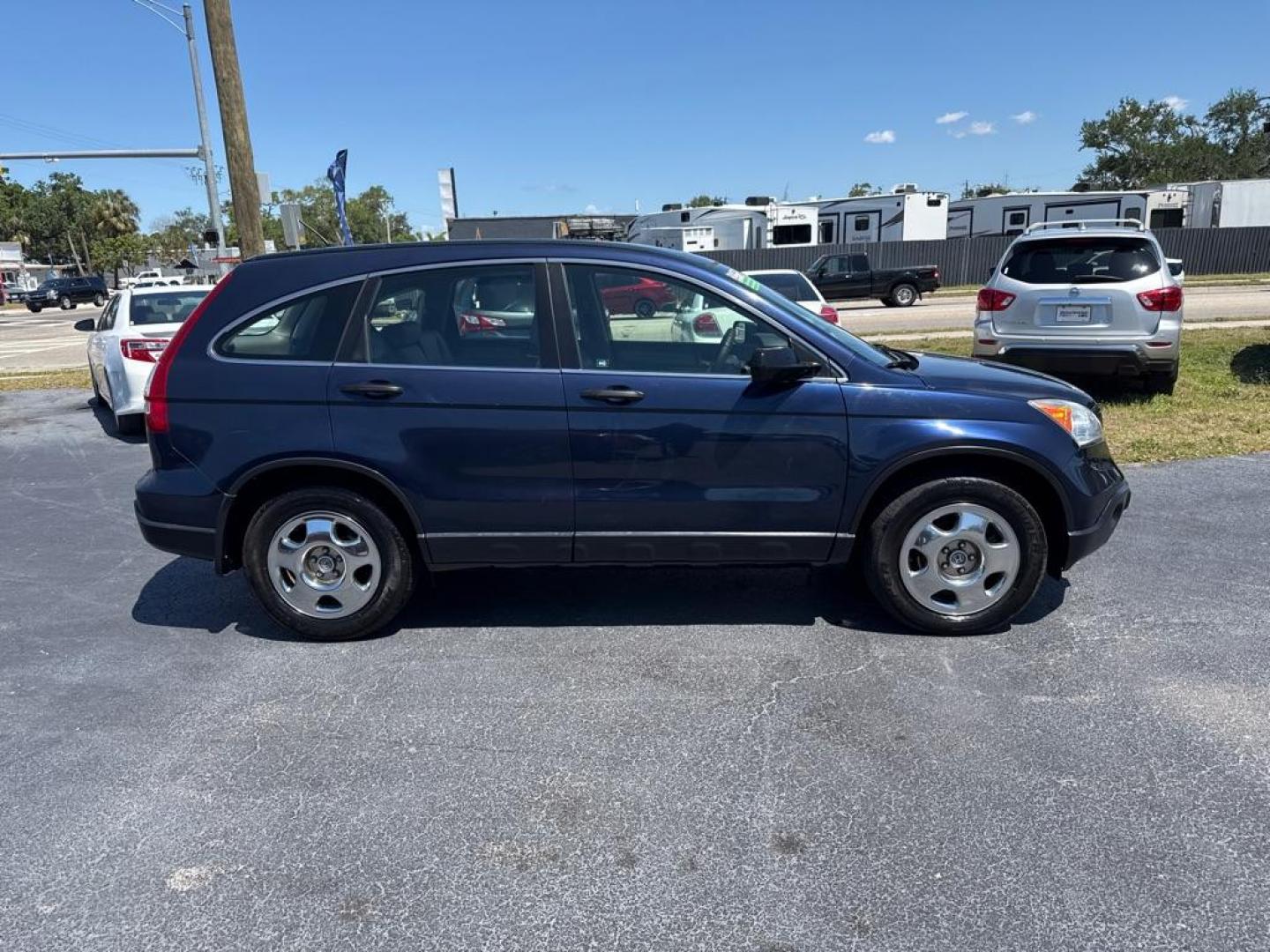 2009 BLUE HONDA CR-V LX (JHLRE48309C) with an 2.4L engine, Automatic transmission, located at 2929 9th St. West, Bradenton, 34205, (941) 242-2810, 27.473591, -82.570679 - Thanks for inquring into DriveNation USA! All vehicles listed can be viewed at www.drivenationusa.com for vehicle history reports and additonal info. We cannot quote any terms such as down payments or monthly payments without an application. You can apply directly at www.drivenationusa.com or by con - Photo#7