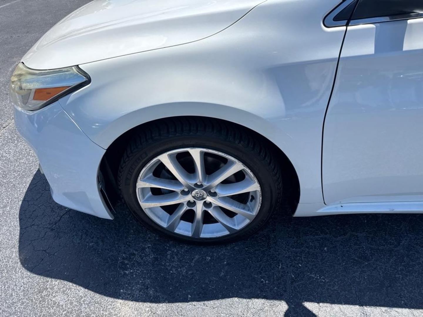 2013 WHITE TOYOTA AVALON XLE (4T1BK1EB3DU) with an 3.5L engine, Automatic transmission, located at 2929 9th St. West, Bradenton, 34205, (941) 242-2810, 27.473591, -82.570679 - Thanks for inquring into DriveNation USA! All vehicles listed can be viewed at www.drivenationusa.com for vehicle history reports and additonal info. We cannot quote any terms such as down payments or monthly payments without an application. You can apply directly at www.drivenationusa.com or by con - Photo#9