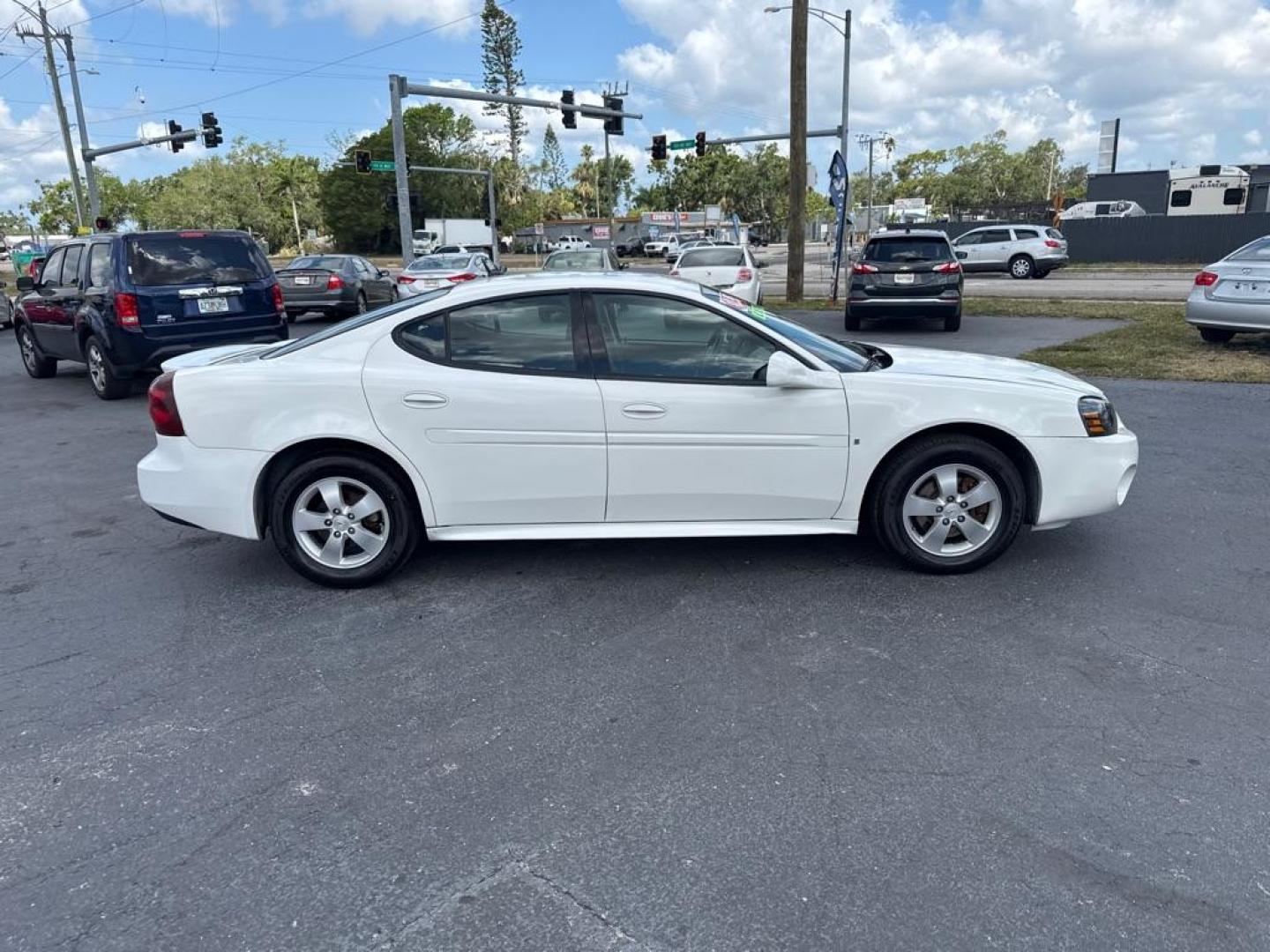 2008 WHITE PONTIAC GRAND PRIX (2G2WP552681) with an 3.8L engine, Automatic transmission, located at 2929 9th St. West, Bradenton, 34205, (941) 242-2810, 27.473591, -82.570679 - Thanks for inquring into DriveNation USA! All vehicles listed can be viewed at www.drivenationusa.com for vehicle history reports and additonal info. We cannot quote any terms such as down payments or monthly payments without an application. You can apply directly at www.drivenationusa.com or by con - Photo#9