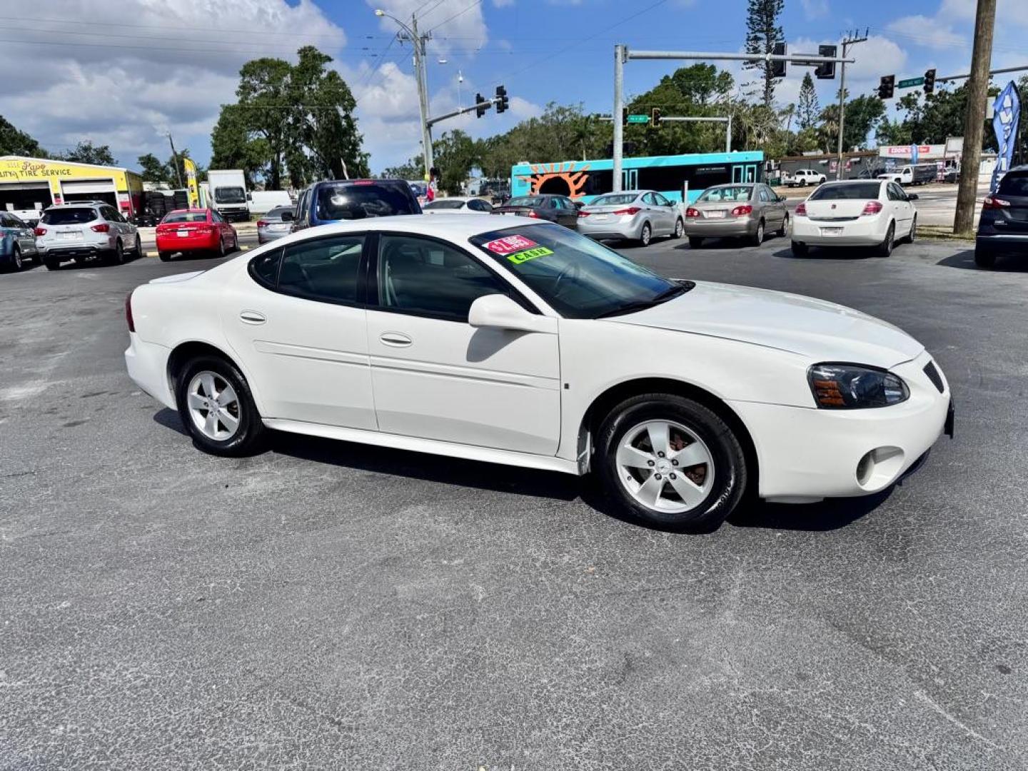 2008 WHITE PONTIAC GRAND PRIX (2G2WP552681) with an 3.8L engine, Automatic transmission, located at 2929 9th St. West, Bradenton, 34205, (941) 242-2810, 27.473591, -82.570679 - Thanks for inquring into DriveNation USA! All vehicles listed can be viewed at www.drivenationusa.com for vehicle history reports and additonal info. We cannot quote any terms such as down payments or monthly payments without an application. You can apply directly at www.drivenationusa.com or by con - Photo#1