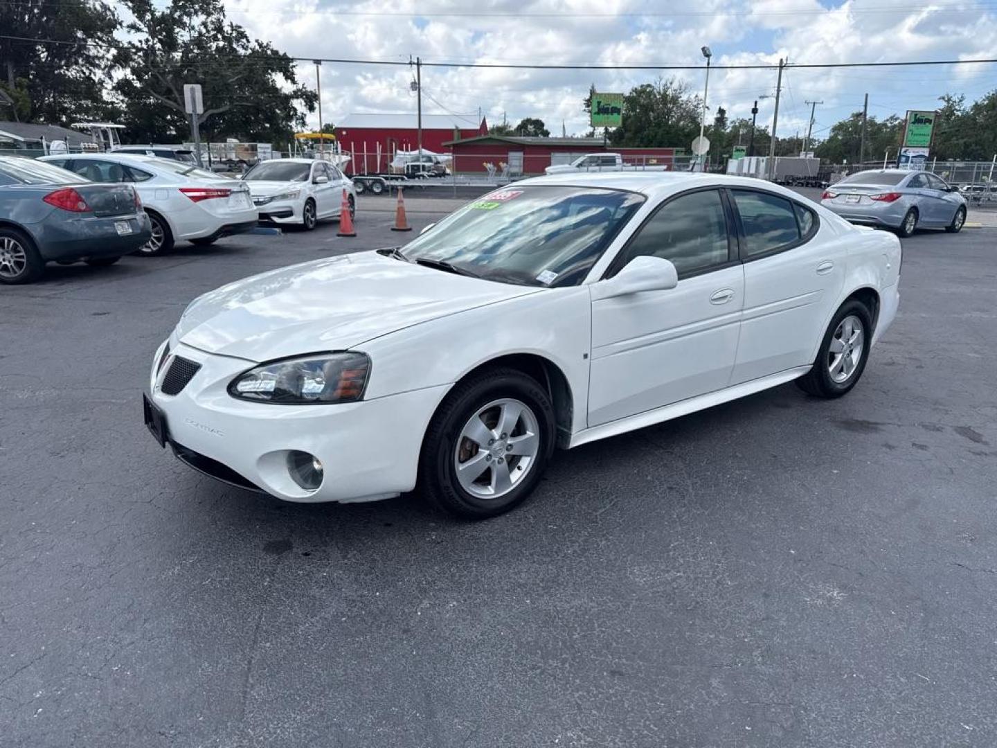 2008 WHITE PONTIAC GRAND PRIX (2G2WP552681) with an 3.8L engine, Automatic transmission, located at 2929 9th St. West, Bradenton, 34205, (941) 242-2810, 27.473591, -82.570679 - Thanks for inquring into DriveNation USA! All vehicles listed can be viewed at www.drivenationusa.com for vehicle history reports and additonal info. We cannot quote any terms such as down payments or monthly payments without an application. You can apply directly at www.drivenationusa.com or by con - Photo#4