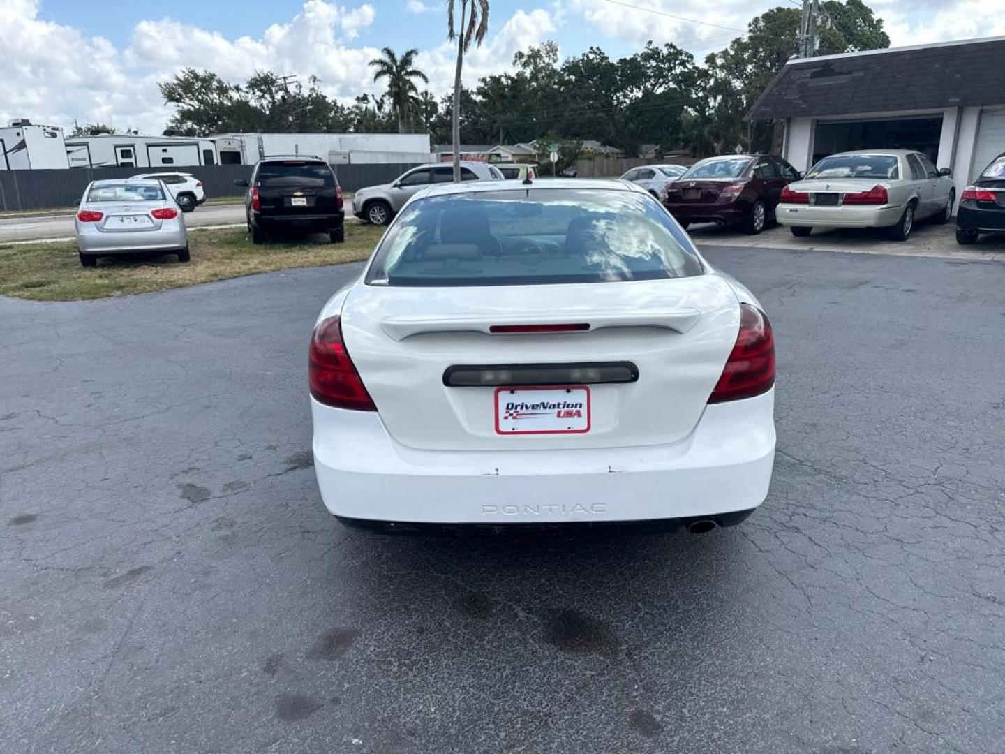 2008 WHITE PONTIAC GRAND PRIX (2G2WP552681) with an 3.8L engine, Automatic transmission, located at 2929 9th St. West, Bradenton, 34205, (941) 242-2810, 27.473591, -82.570679 - Thanks for inquring into DriveNation USA! All vehicles listed can be viewed at www.drivenationusa.com for vehicle history reports and additonal info. We cannot quote any terms such as down payments or monthly payments without an application. You can apply directly at www.drivenationusa.com or by con - Photo#7
