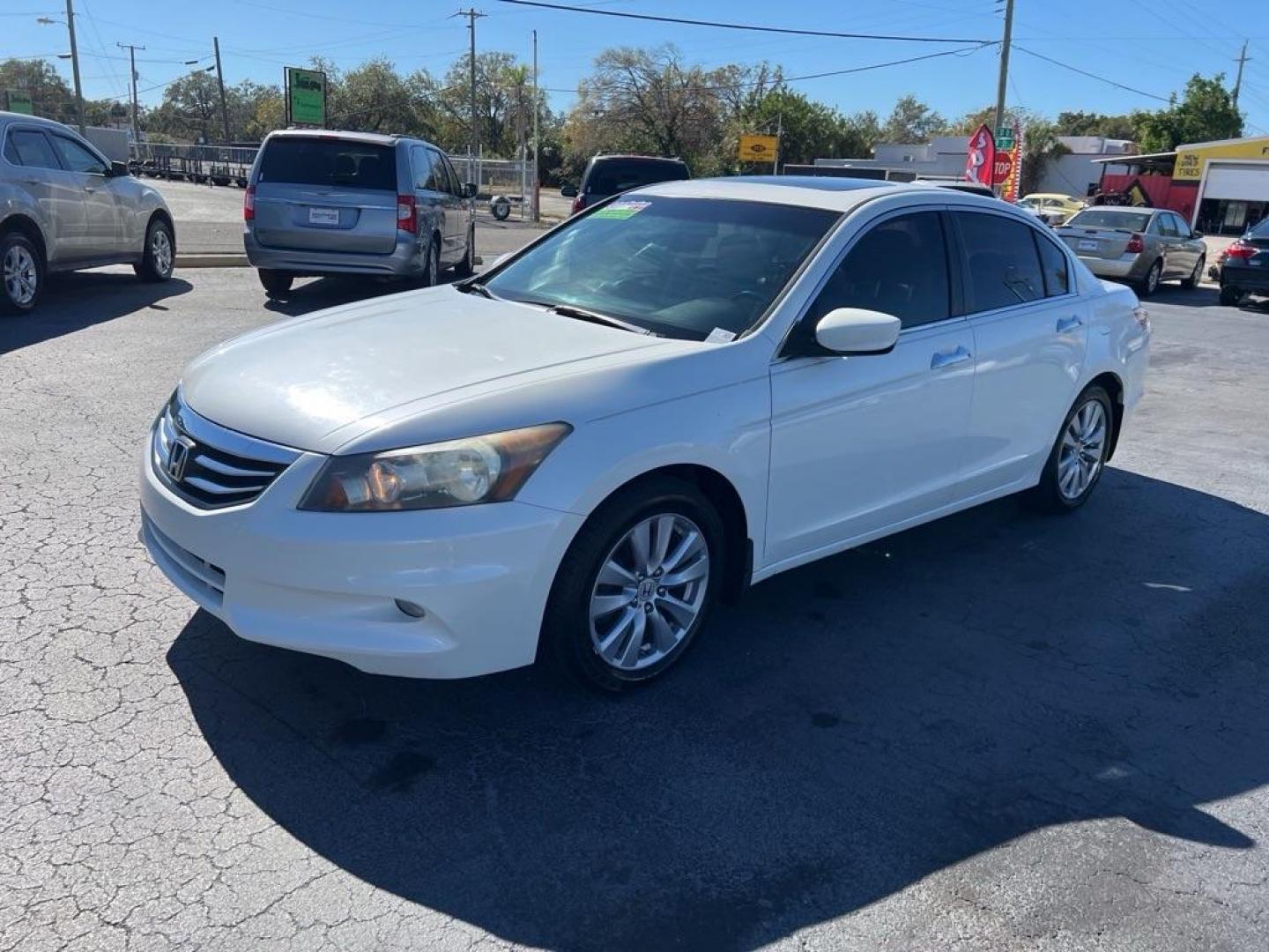 2011 WHITE HONDA ACCORD EXL (1HGCP3F85BA) with an 3.5L engine, Automatic transmission, located at 2929 9th St. West, Bradenton, 34205, (941) 242-2810, 27.473591, -82.570679 - Photo#4