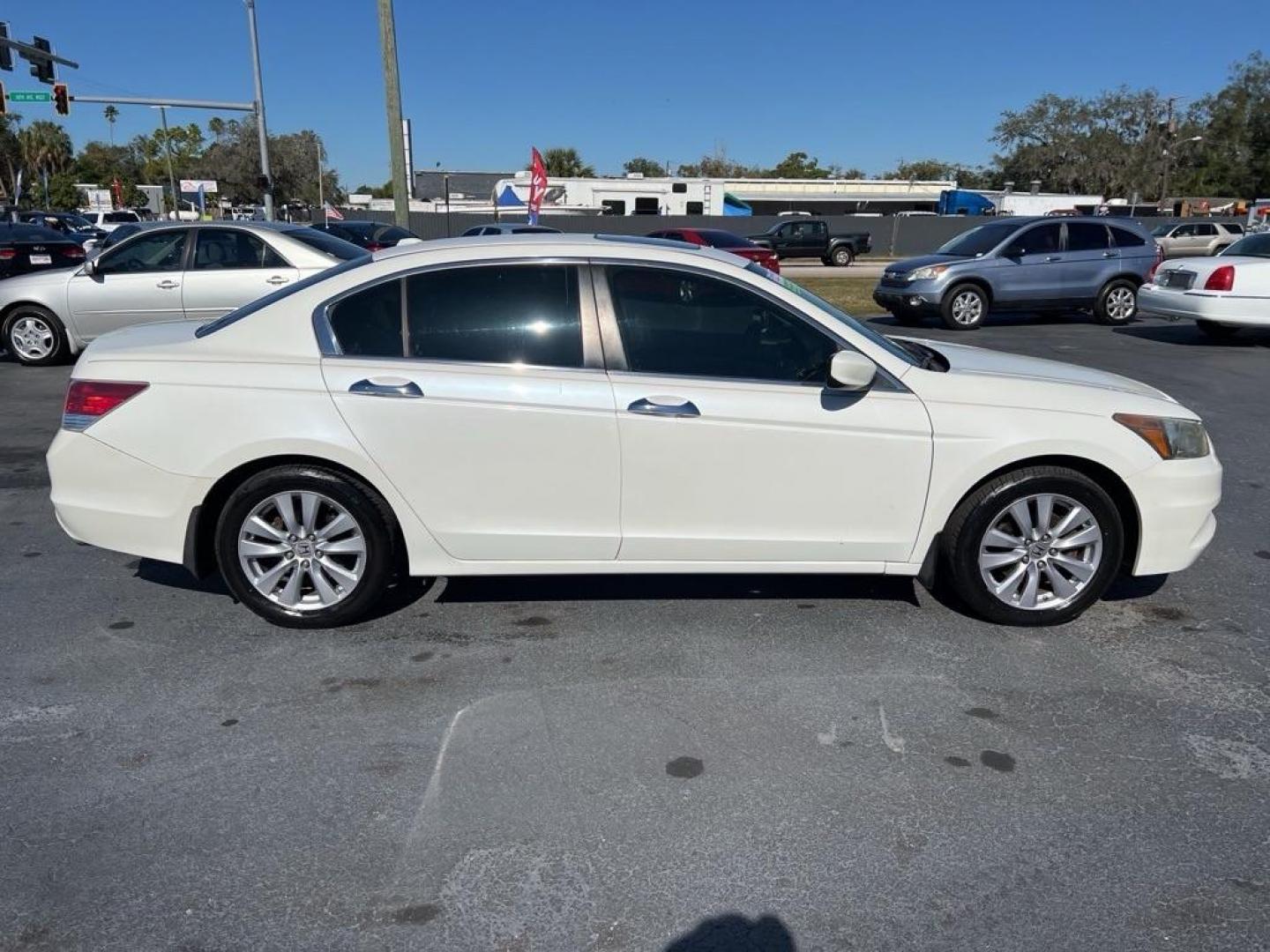 2011 WHITE HONDA ACCORD EXL (1HGCP3F85BA) with an 3.5L engine, Automatic transmission, located at 2929 9th St. West, Bradenton, 34205, (941) 242-2810, 27.473591, -82.570679 - Photo#9