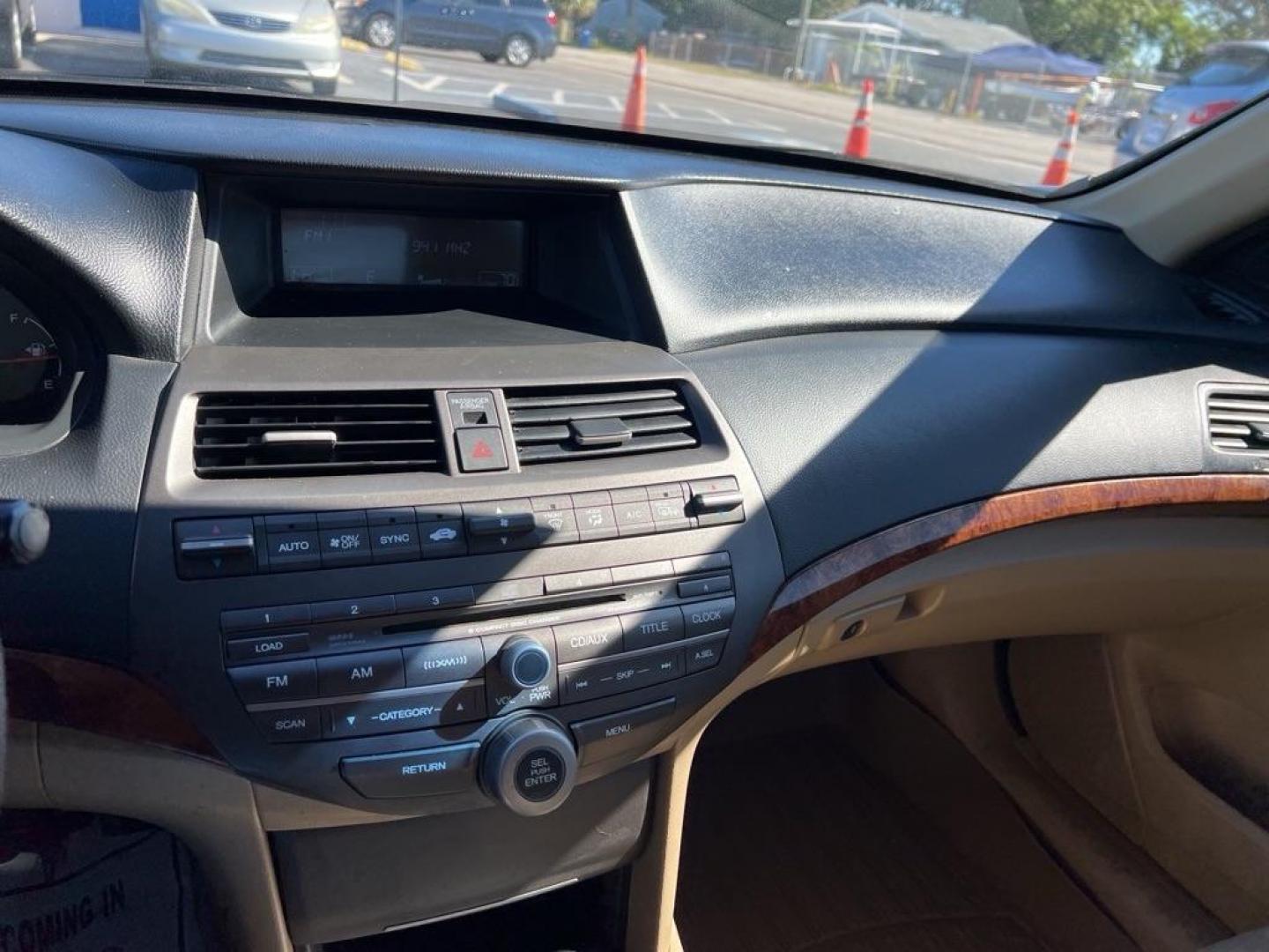 2011 WHITE HONDA ACCORD EXL (1HGCP3F85BA) with an 3.5L engine, Automatic transmission, located at 2929 9th St. West, Bradenton, 34205, (941) 242-2810, 27.473591, -82.570679 - Photo#14
