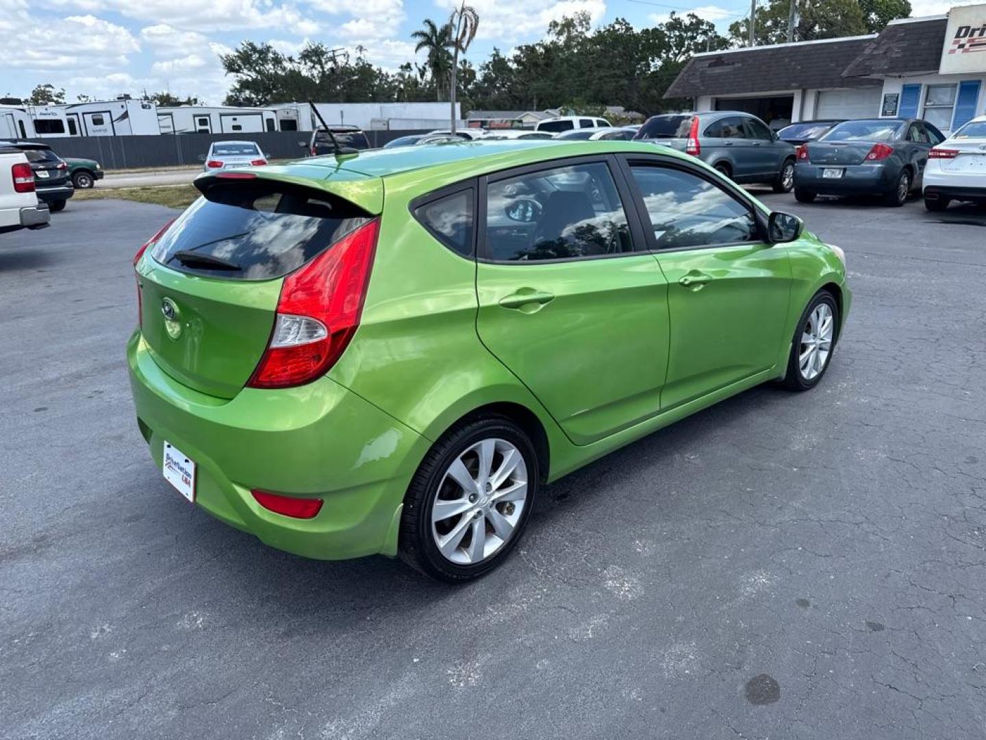 2012 GREEN HYUNDAI ACCENT GLS (KMHCU5AE1CU) with an 1.6L engine, Automatic transmission, located at 2929 9th St. West, Bradenton, 34205, (941) 242-2810, 27.473591, -82.570679 - Thanks for inquring into DriveNation USA! All vehicles listed can be viewed at www.drivenationusa.com for vehicle history reports and additonal info. We cannot quote any terms such as down payments or monthly payments without an application. You can apply directly at www.drivenationusa.com or by con - Photo#8
