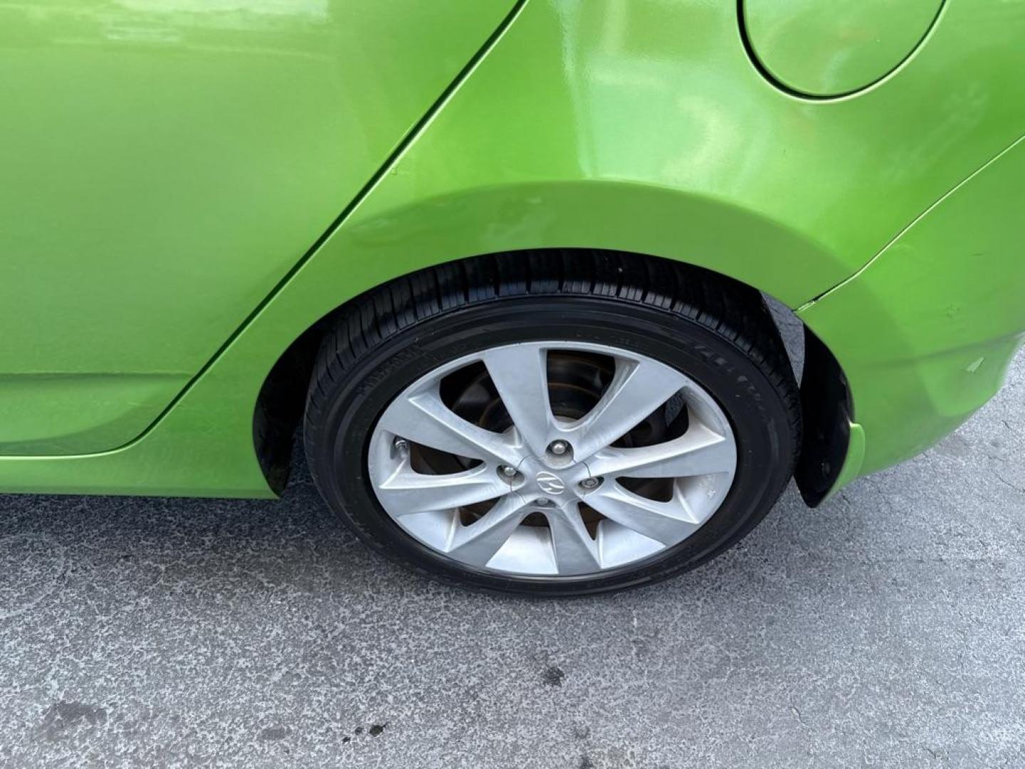 2012 GREEN HYUNDAI ACCENT GLS (KMHCU5AE1CU) with an 1.6L engine, Automatic transmission, located at 2929 9th St. West, Bradenton, 34205, (941) 242-2810, 27.473591, -82.570679 - Thanks for inquring into DriveNation USA! All vehicles listed can be viewed at www.drivenationusa.com for vehicle history reports and additonal info. We cannot quote any terms such as down payments or monthly payments without an application. You can apply directly at www.drivenationusa.com or by con - Photo#10