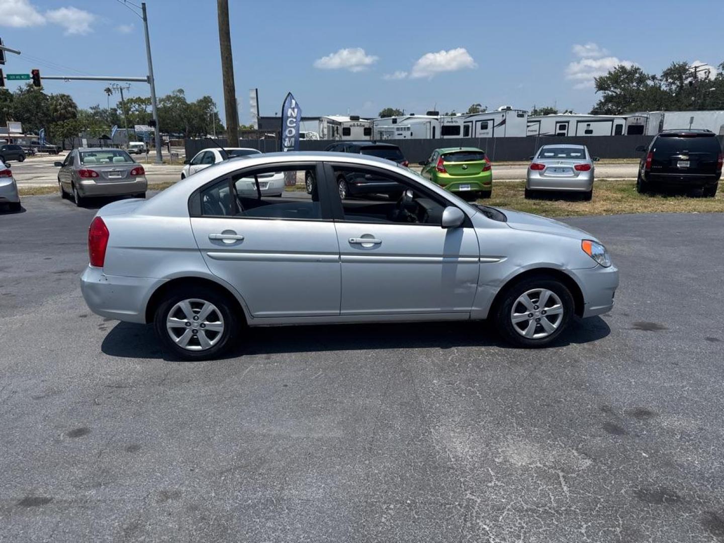 2011 SILVER HYUNDAI ACCENT GLS (KMHCN4AC3BU) with an 1.6L engine, Automatic transmission, located at 2929 9th St. West, Bradenton, 34205, (941) 242-2810, 27.473591, -82.570679 - Thanks for inquring into DriveNation USA! All vehicles listed can be viewed at www.drivenationusa.com for vehicle history reports and additonal info. We cannot quote any terms such as down payments or monthly payments without an application. You can apply directly at www.drivenationusa.com or by con - Photo#9