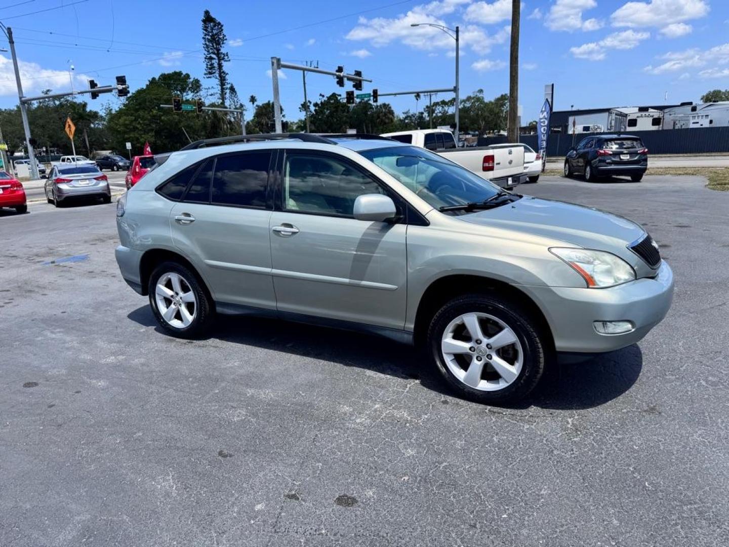 2007 SILVER LEXUS RX 350 (2T2GK31U67C) with an 3.5L engine, Automatic transmission, located at 2929 9th St. West, Bradenton, 34205, (941) 242-2810, 27.473591, -82.570679 - Thanks for inquring into DriveNation USA! All vehicles listed can be viewed at www.drivenationusa.com for vehicle history reports and additonal info. We cannot quote any terms such as down payments or monthly payments without an application. You can apply directly at www.drivenationusa.com or by con - Photo#0