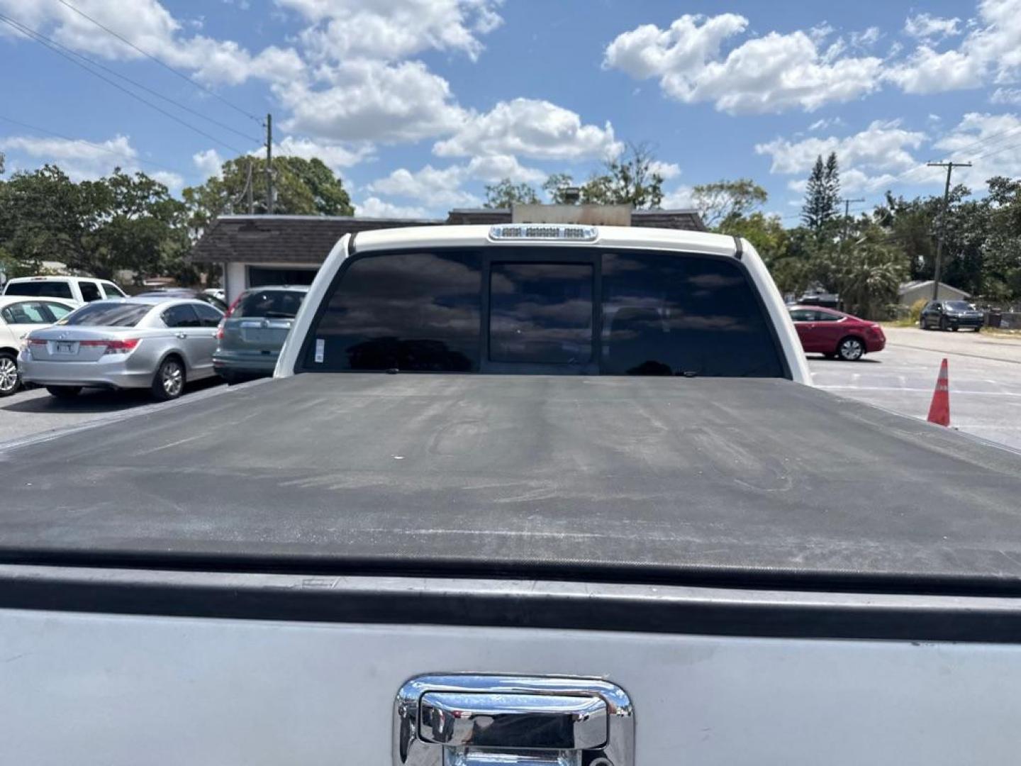 2007 WHITE FORD F150 SUPERCREW (1FTPW12V07F) with an 5.4L engine, Automatic transmission, located at 2929 9th St. West, Bradenton, 34205, (941) 242-2810, 27.473591, -82.570679 - Thanks for inquring into DriveNation USA! All vehicles listed can be viewed at www.drivenationusa.com for vehicle history reports and additonal info. We cannot quote any terms such as down payments or monthly payments without an application. You can apply directly at www.drivenationusa.com or by con - Photo#9