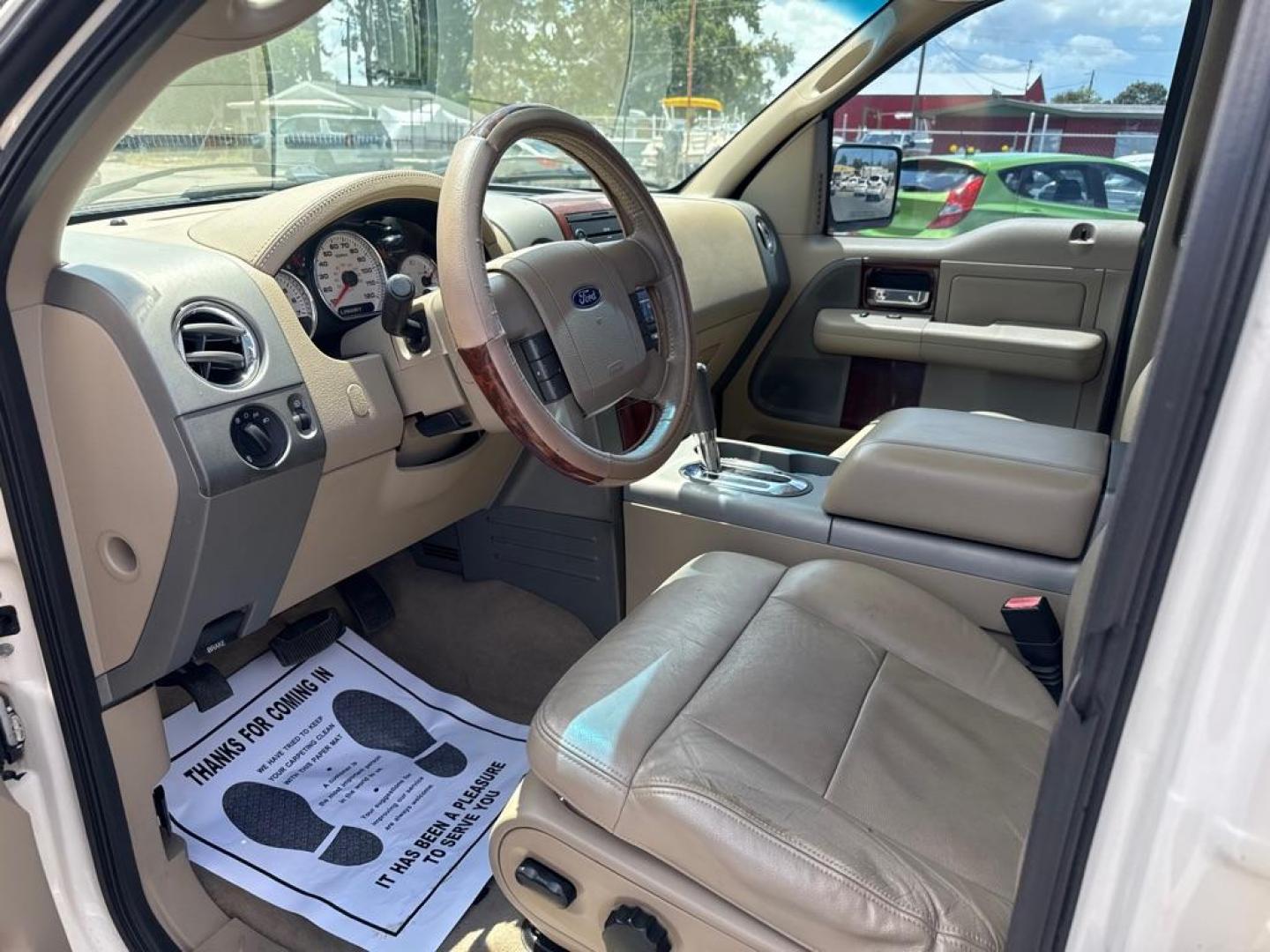 2007 WHITE FORD F150 SUPERCREW (1FTPW12V07F) with an 5.4L engine, Automatic transmission, located at 2929 9th St. West, Bradenton, 34205, (941) 242-2810, 27.473591, -82.570679 - Thanks for inquring into DriveNation USA! All vehicles listed can be viewed at www.drivenationusa.com for vehicle history reports and additonal info. We cannot quote any terms such as down payments or monthly payments without an application. You can apply directly at www.drivenationusa.com or by con - Photo#10
