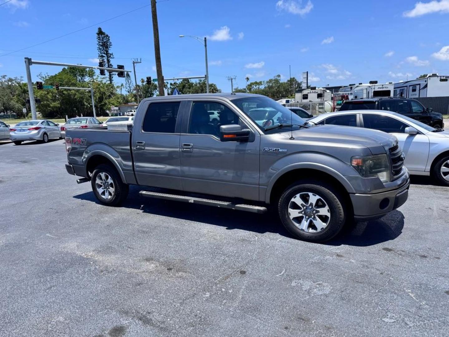 2013 GRAY FORD F150 SUPERCREW (1FTFW1CF2DF) with an 5.0L engine, Automatic transmission, located at 2929 9th St. West, Bradenton, 34205, (941) 242-2810, 27.473591, -82.570679 - Thanks for inquring into DriveNation USA! All vehicles listed can be viewed at www.drivenationusa.com for vehicle history reports and additonal info. We cannot quote any terms such as down payments or monthly payments without an application. You can apply directly at www.drivenationusa.com or by con - Photo#1