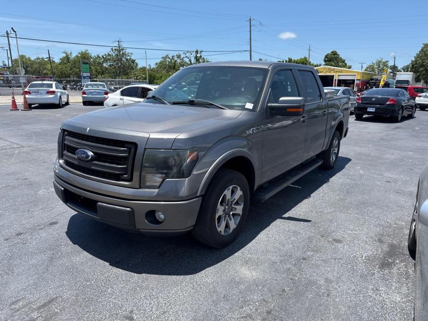 2013 GRAY FORD F150 SUPERCREW (1FTFW1CF2DF) with an 5.0L engine, Automatic transmission, located at 2929 9th St. West, Bradenton, 34205, (941) 242-2810, 27.473591, -82.570679 - Thanks for inquring into DriveNation USA! All vehicles listed can be viewed at www.drivenationusa.com for vehicle history reports and additonal info. We cannot quote any terms such as down payments or monthly payments without an application. You can apply directly at www.drivenationusa.com or by con - Photo#4