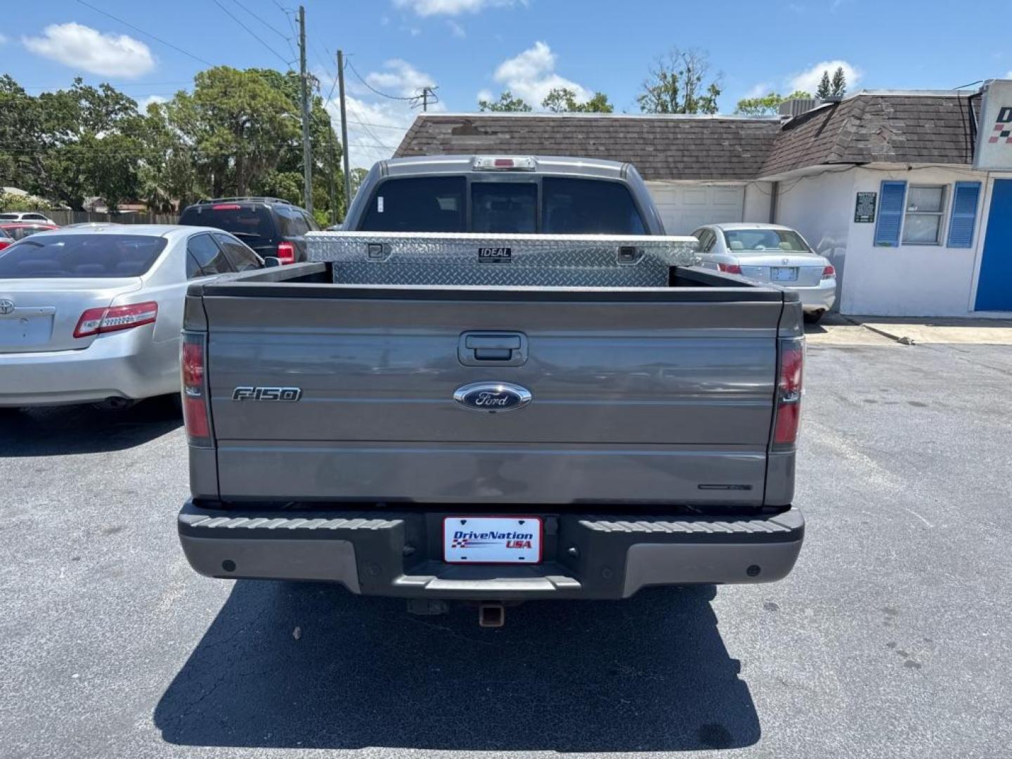 2013 GRAY FORD F150 SUPERCREW (1FTFW1CF2DF) with an 5.0L engine, Automatic transmission, located at 2929 9th St. West, Bradenton, 34205, (941) 242-2810, 27.473591, -82.570679 - Thanks for inquring into DriveNation USA! All vehicles listed can be viewed at www.drivenationusa.com for vehicle history reports and additonal info. We cannot quote any terms such as down payments or monthly payments without an application. You can apply directly at www.drivenationusa.com or by con - Photo#6