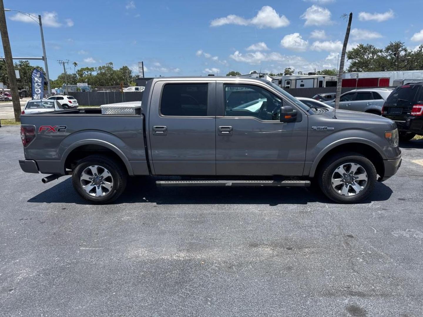 2013 GRAY FORD F150 SUPERCREW (1FTFW1CF2DF) with an 5.0L engine, Automatic transmission, located at 2929 9th St. West, Bradenton, 34205, (941) 242-2810, 27.473591, -82.570679 - Thanks for inquring into DriveNation USA! All vehicles listed can be viewed at www.drivenationusa.com for vehicle history reports and additonal info. We cannot quote any terms such as down payments or monthly payments without an application. You can apply directly at www.drivenationusa.com or by con - Photo#8