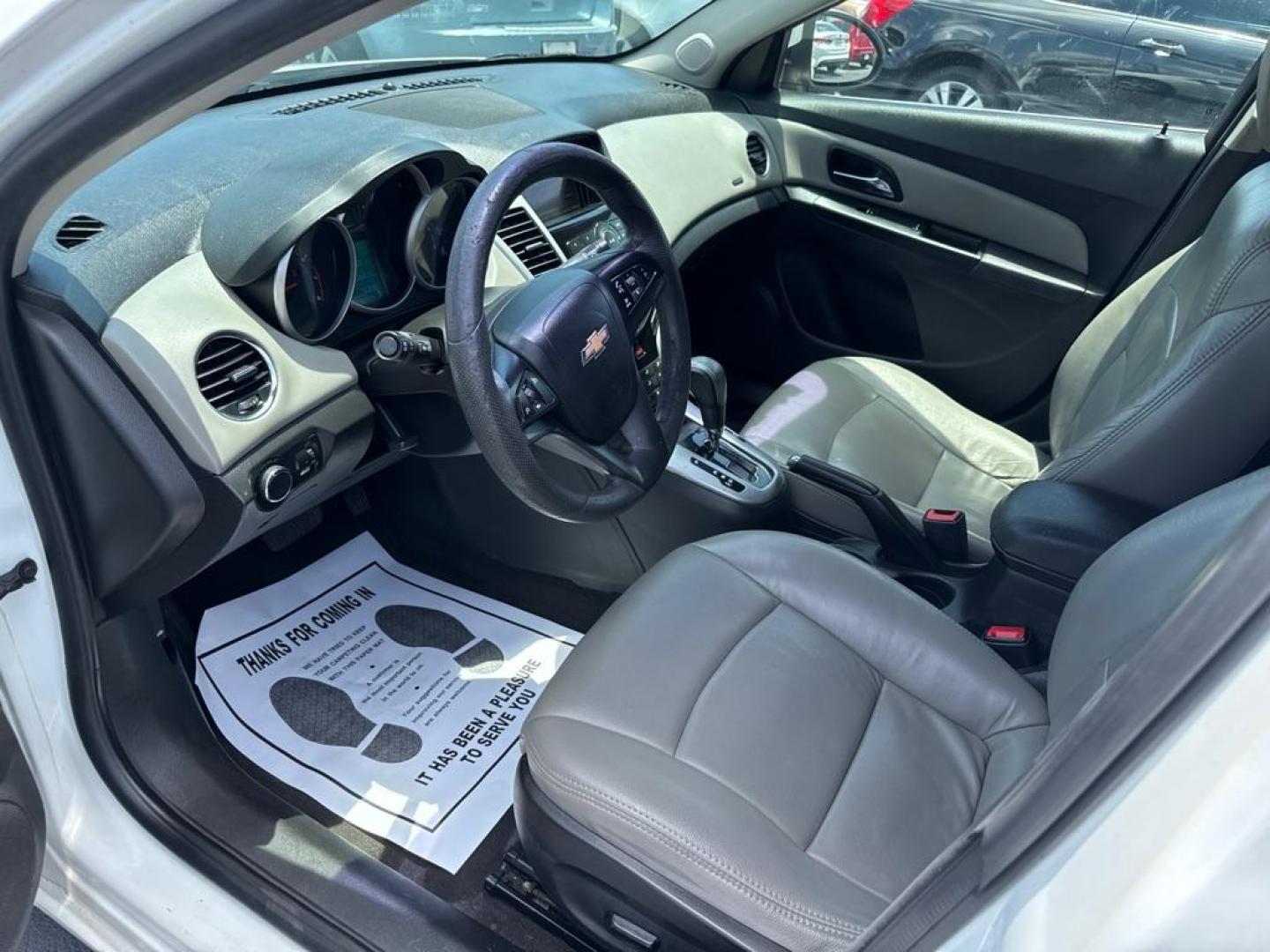 2016 WHITE CHEVROLET CRUZE LIMITED LT (1G1PE5SB2G7) with an 1.4L engine, Automatic transmission, located at 2929 9th St. West, Bradenton, 34205, (941) 242-2810, 27.473591, -82.570679 - Thanks for inquring into DriveNation USA! All vehicles listed can be viewed at www.drivenationusa.com for vehicle history reports and additonal info. We cannot quote any terms such as down payments or monthly payments without an application. You can apply directly at www.drivenationusa.com or by con - Photo#8