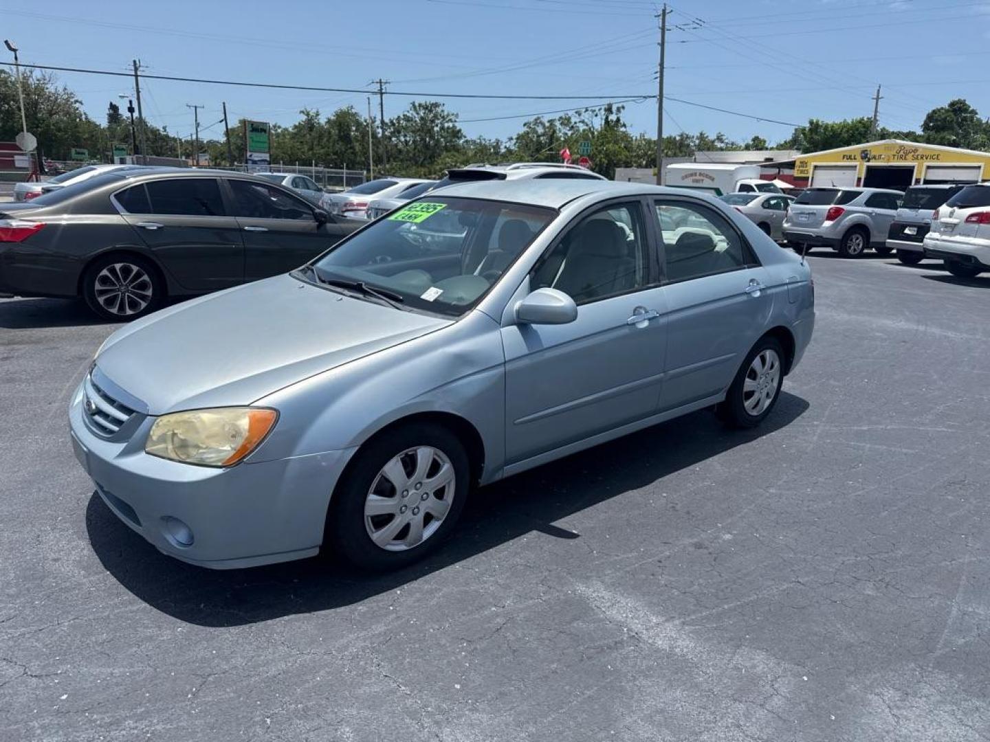 2006 SILVER KIA SPECTRA LX (KNAFE121965) with an 2.0L engine, Automatic transmission, located at 2929 9th St. West, Bradenton, 34205, (941) 242-2810, 27.473591, -82.570679 - Thanks for inquring into DriveNation USA! All vehicles listed can be viewed at www.drivenationusa.com for vehicle history reports and additonal info. We cannot quote any terms such as down payments or monthly payments without an application. You can apply directly at www.drivenationusa.com or by con - Photo#3