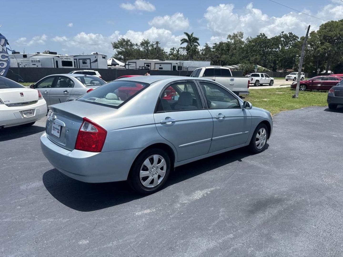 2006 SILVER KIA SPECTRA LX (KNAFE121965) with an 2.0L engine, Automatic transmission, located at 2929 9th St. West, Bradenton, 34205, (941) 242-2810, 27.473591, -82.570679 - Thanks for inquring into DriveNation USA! All vehicles listed can be viewed at www.drivenationusa.com for vehicle history reports and additonal info. We cannot quote any terms such as down payments or monthly payments without an application. You can apply directly at www.drivenationusa.com or by con - Photo#6