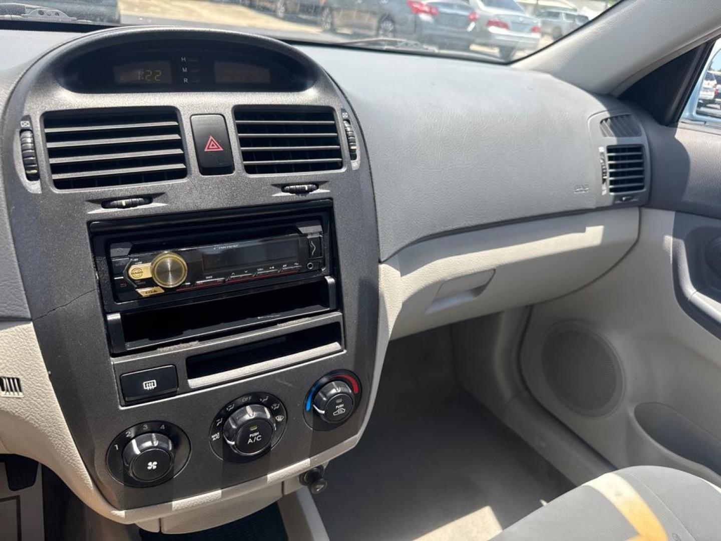 2006 SILVER KIA SPECTRA LX (KNAFE121965) with an 2.0L engine, Automatic transmission, located at 2929 9th St. West, Bradenton, 34205, (941) 242-2810, 27.473591, -82.570679 - Thanks for inquring into DriveNation USA! All vehicles listed can be viewed at www.drivenationusa.com for vehicle history reports and additonal info. We cannot quote any terms such as down payments or monthly payments without an application. You can apply directly at www.drivenationusa.com or by con - Photo#10