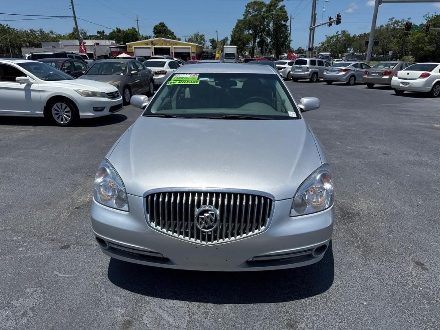 2010 SILVER BUICK LUCERNE CXL (1G4HC5E1XAU) with an 3.9L engine, Automatic transmission, located at 2929 9th St. West, Bradenton, 34205, (941) 242-2810, 27.473591, -82.570679 - Thanks for inquring into DriveNation USA! All vehicles listed can be viewed at www.drivenationusa.com for vehicle history reports and additonal info. We cannot quote any terms such as down payments or monthly payments without an application. You can apply directly at www.drivenationusa.com or by con - Photo#14