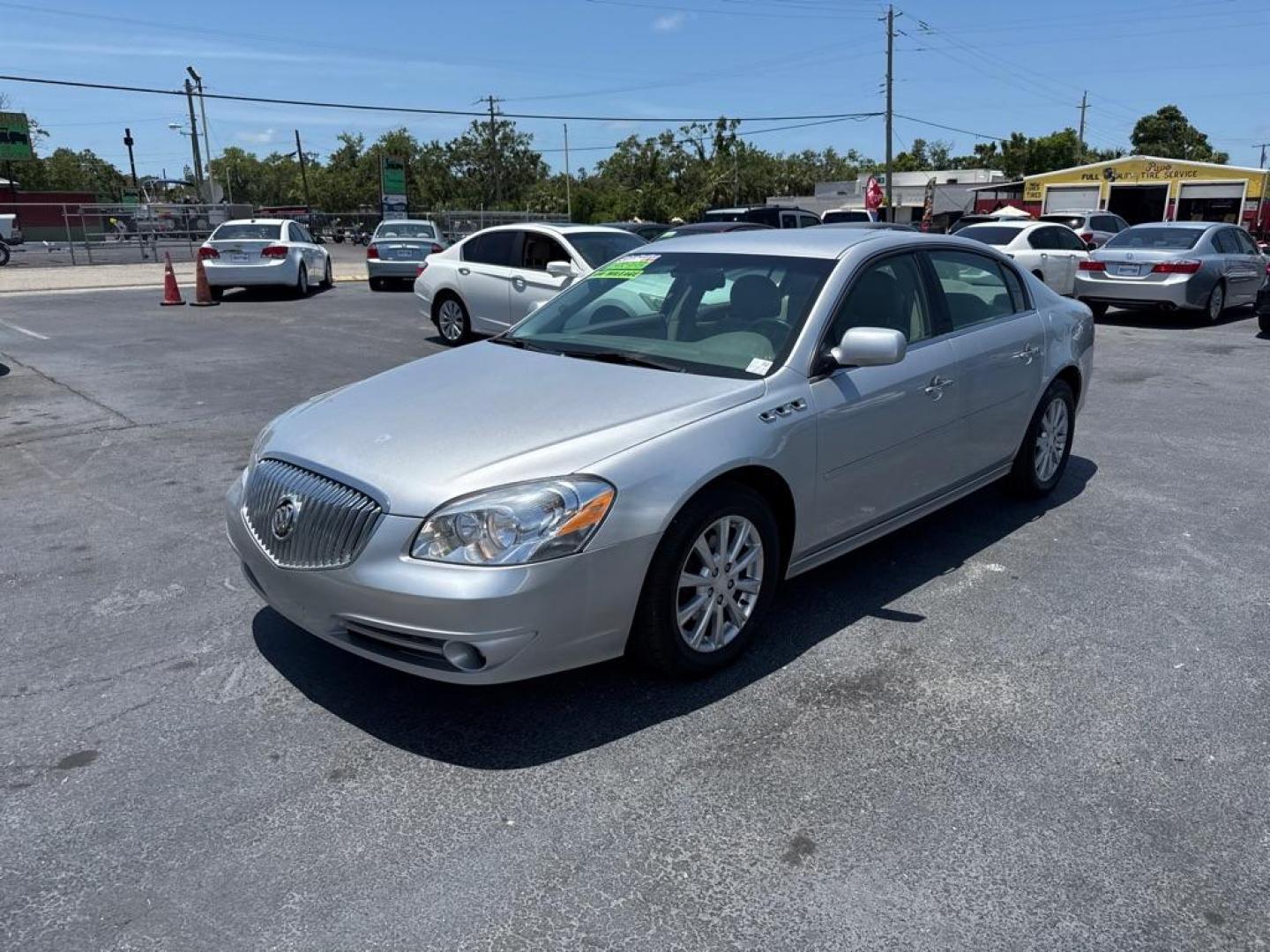 2010 SILVER BUICK LUCERNE CXL (1G4HC5E1XAU) with an 3.9L engine, Automatic transmission, located at 2929 9th St. West, Bradenton, 34205, (941) 242-2810, 27.473591, -82.570679 - Thanks for inquring into DriveNation USA! All vehicles listed can be viewed at www.drivenationusa.com for vehicle history reports and additonal info. We cannot quote any terms such as down payments or monthly payments without an application. You can apply directly at www.drivenationusa.com or by con - Photo#15