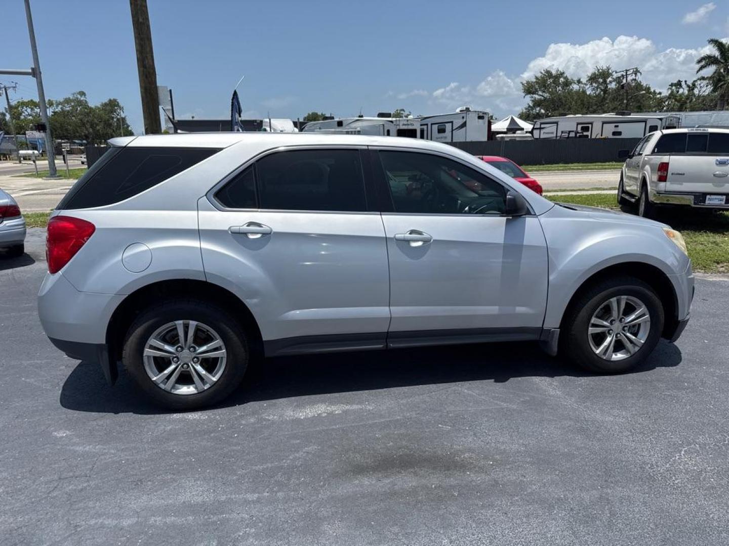 2012 SILVER CHEVROLET EQUINOX LS (2GNALBEK6C6) with an 2.4L engine, Automatic transmission, located at 2929 9th St. West, Bradenton, 34205, (941) 242-2810, 27.473591, -82.570679 - Thanks for inquring into DriveNation USA! All vehicles listed can be viewed at www.drivenationusa.com for vehicle history reports and additonal info. We cannot quote any terms such as down payments or monthly payments without an application. You can apply directly at www.drivenationusa.com or by con - Photo#7