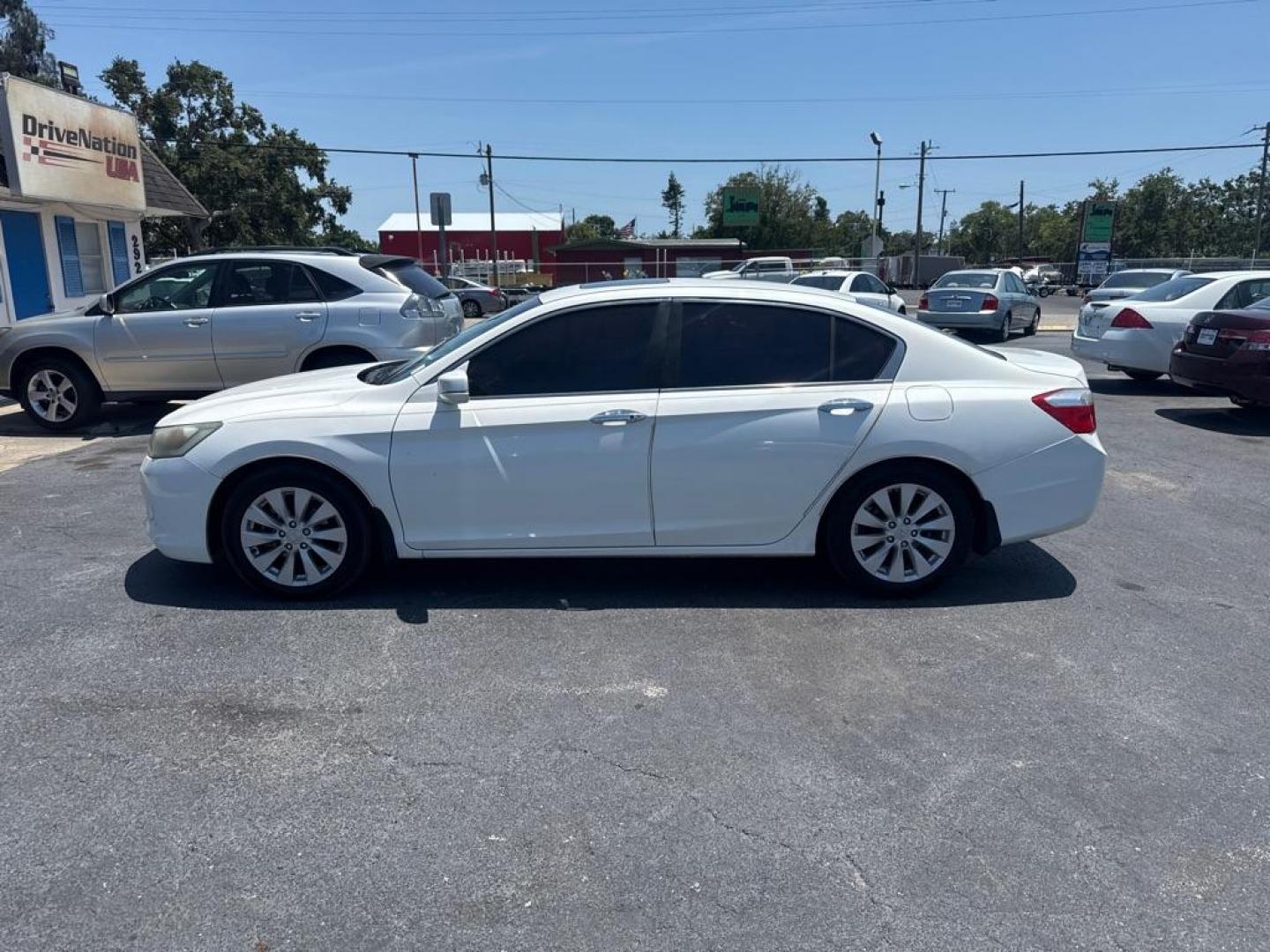 2013 WHITE HONDA ACCORD EX (1HGCR2F74DA) with an 2.4L engine, Continuously Variable transmission, located at 2929 9th St. West, Bradenton, 34205, (941) 242-2810, 27.473591, -82.570679 - Thanks for inquring into DriveNation USA! All vehicles listed can be viewed at www.drivenationusa.com for vehicle history reports and additonal info. We cannot quote any terms such as down payments or monthly payments without an application. You can apply directly at www.drivenationusa.com or by con - Photo#4