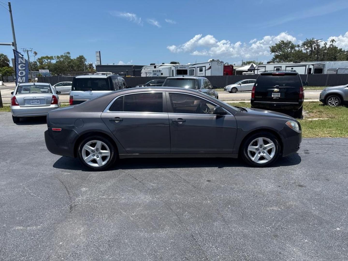2011 GRAY CHEVROLET MALIBU LS (1G1ZA5EU7BF) with an 2.4L engine, Automatic transmission, located at 2929 9th St. West, Bradenton, 34205, (941) 242-2810, 27.473591, -82.570679 - Thanks for inquring into DriveNation USA! All vehicles listed can be viewed at www.drivenationusa.com for vehicle history reports and additonal info. We cannot quote any terms such as down payments or monthly payments without an application. You can apply directly at www.drivenationusa.com or by con - Photo#7
