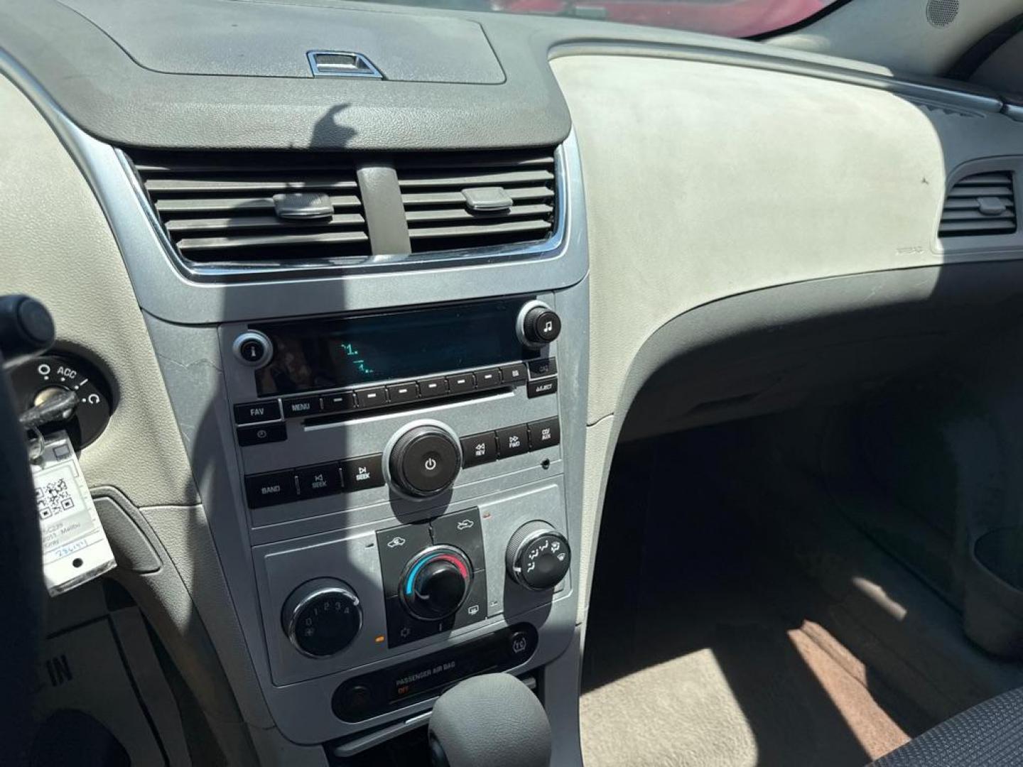 2011 GRAY CHEVROLET MALIBU LS (1G1ZA5EU7BF) with an 2.4L engine, Automatic transmission, located at 2929 9th St. West, Bradenton, 34205, (941) 242-2810, 27.473591, -82.570679 - Thanks for inquring into DriveNation USA! All vehicles listed can be viewed at www.drivenationusa.com for vehicle history reports and additonal info. We cannot quote any terms such as down payments or monthly payments without an application. You can apply directly at www.drivenationusa.com or by con - Photo#10