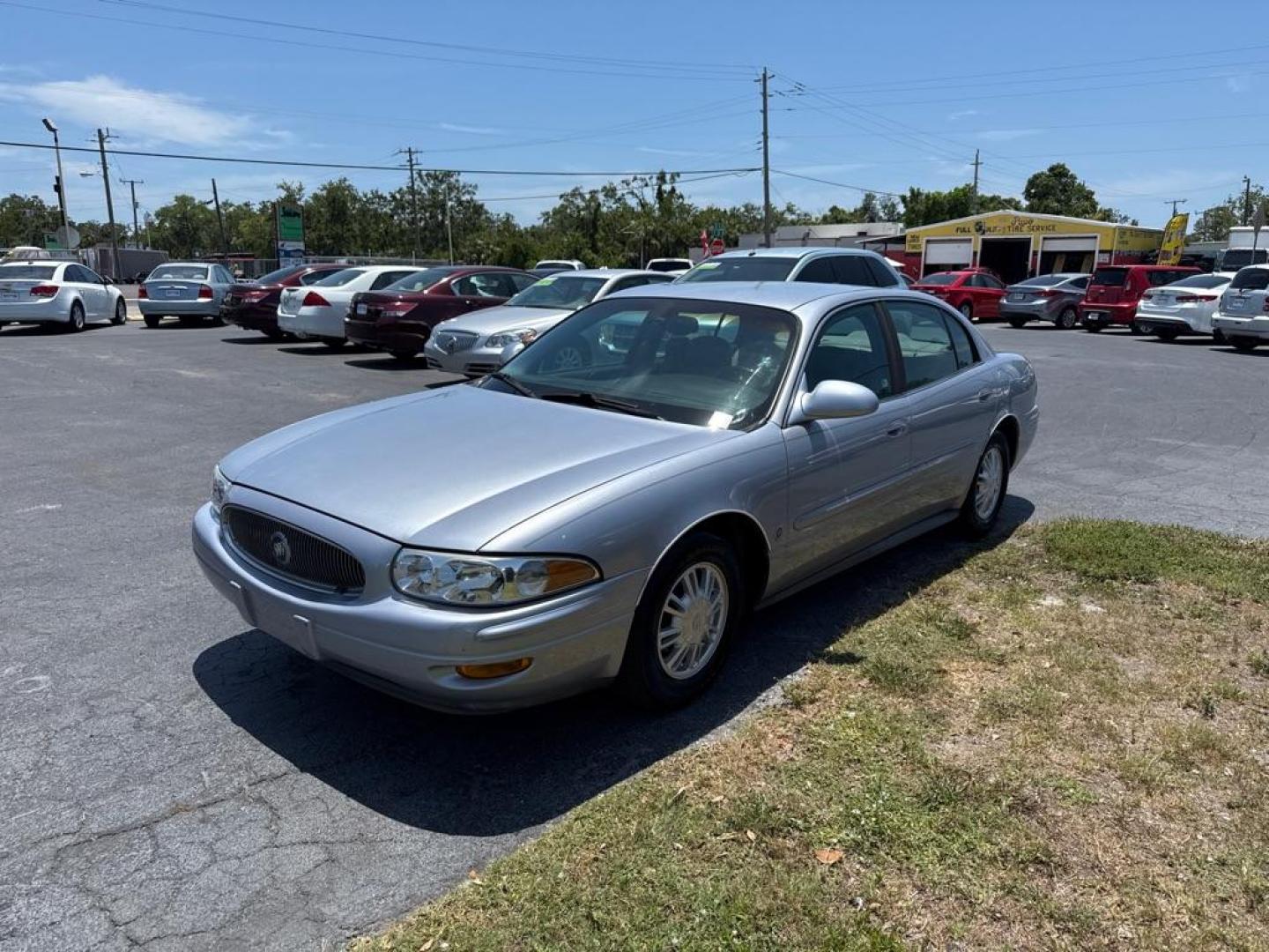 2005 SILVER BUICK LESABRE LIMITED (1G4HR54K65U) with an 3.8L engine, Automatic transmission, located at 2929 9th St. West, Bradenton, 34205, (941) 242-2810, 27.473591, -82.570679 - Thanks for inquring into DriveNation USA! All vehicles listed can be viewed at www.drivenationusa.com for vehicle history reports and additonal info. We cannot quote any terms such as down payments or monthly payments without an application. You can apply directly at www.drivenationusa.com or by con - Photo#3