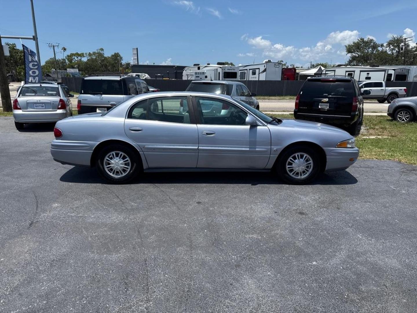 2005 SILVER BUICK LESABRE LIMITED (1G4HR54K65U) with an 3.8L engine, Automatic transmission, located at 2929 9th St. West, Bradenton, 34205, (941) 242-2810, 27.473591, -82.570679 - Thanks for inquring into DriveNation USA! All vehicles listed can be viewed at www.drivenationusa.com for vehicle history reports and additonal info. We cannot quote any terms such as down payments or monthly payments without an application. You can apply directly at www.drivenationusa.com or by con - Photo#7