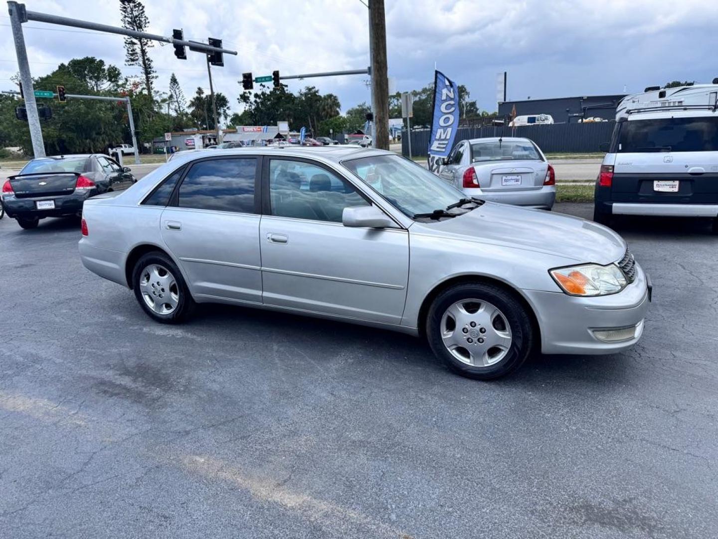 2003 SILVER TOYOTA AVALON XL (4T1BF28B33U) with an 3.0L engine, Automatic transmission, located at 2929 9th St. West, Bradenton, 34205, (941) 242-2810, 27.473591, -82.570679 - Thanks for inquring into DriveNation USA! All vehicles listed can be viewed at www.drivenationusa.com for vehicle history reports and additonal info. We cannot quote any terms such as down payments or monthly payments without an application. You can apply directly at www.drivenationusa.com or by con - Photo#1