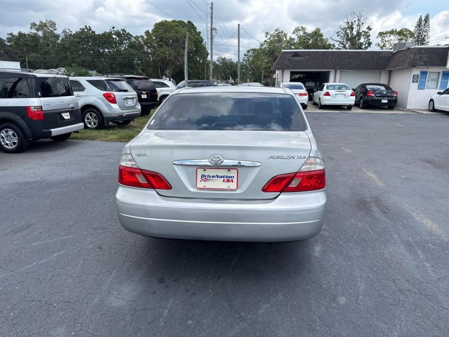 2003 SILVER TOYOTA AVALON XL (4T1BF28B33U) with an 3.0L engine, Automatic transmission, located at 2929 9th St. West, Bradenton, 34205, (941) 242-2810, 27.473591, -82.570679 - Thanks for inquring into DriveNation USA! All vehicles listed can be viewed at www.drivenationusa.com for vehicle history reports and additonal info. We cannot quote any terms such as down payments or monthly payments without an application. You can apply directly at www.drivenationusa.com or by con - Photo#6