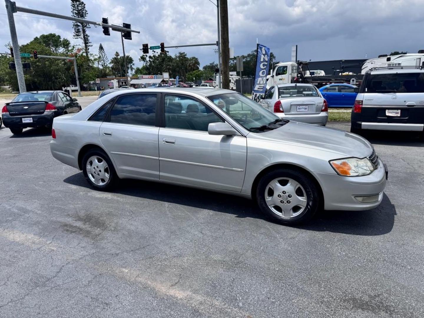 2003 SILVER TOYOTA AVALON XL (4T1BF28B33U) with an 3.0L engine, Automatic transmission, located at 2929 9th St. West, Bradenton, 34205, (941) 242-2810, 27.473591, -82.570679 - Thanks for inquring into DriveNation USA! All vehicles listed can be viewed at www.drivenationusa.com for vehicle history reports and additonal info. We cannot quote any terms such as down payments or monthly payments without an application. You can apply directly at www.drivenationusa.com or by con - Photo#7