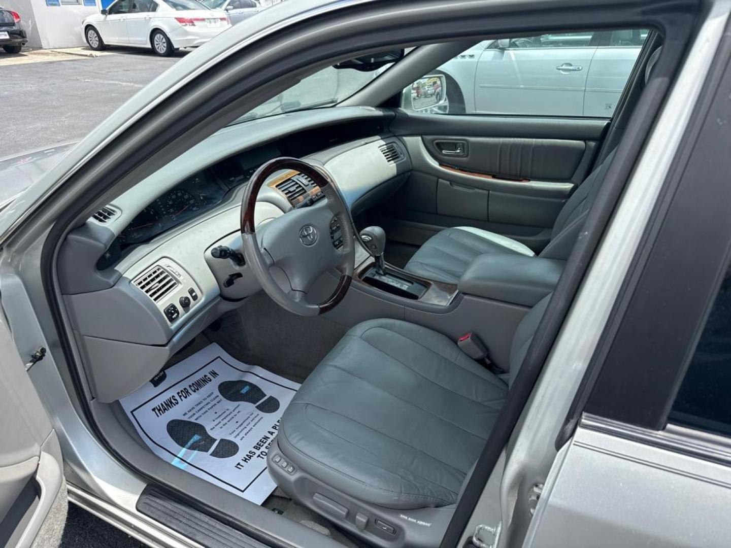 2003 SILVER TOYOTA AVALON XL (4T1BF28B33U) with an 3.0L engine, Automatic transmission, located at 2929 9th St. West, Bradenton, 34205, (941) 242-2810, 27.473591, -82.570679 - Thanks for inquring into DriveNation USA! All vehicles listed can be viewed at www.drivenationusa.com for vehicle history reports and additonal info. We cannot quote any terms such as down payments or monthly payments without an application. You can apply directly at www.drivenationusa.com or by con - Photo#8