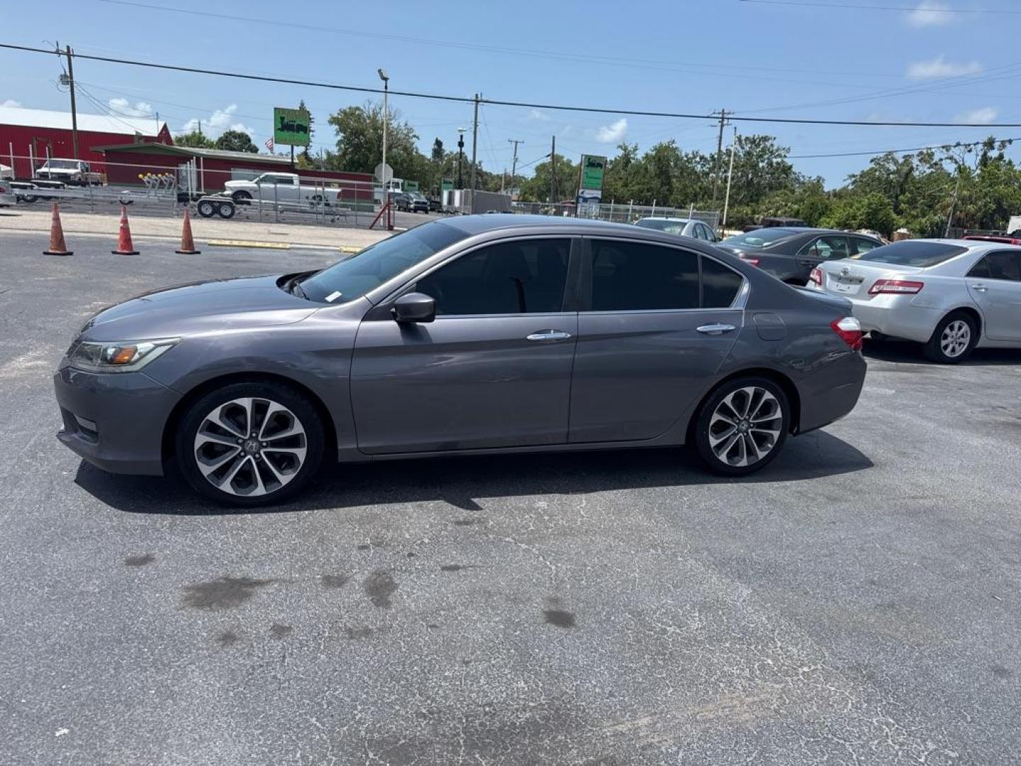 2015 GRAY HONDA ACCORD SPORT (1HGCR2F51FA) with an 2.4L engine, Continuously Variable transmission, located at 2929 9th St. West, Bradenton, 34205, (941) 242-2810, 27.473591, -82.570679 - Photo#4