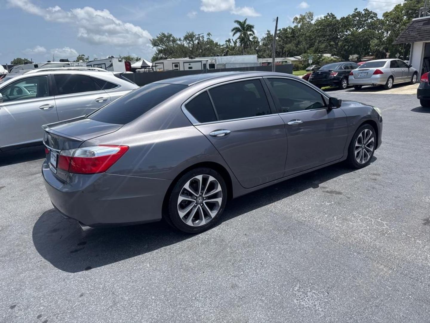 2015 GRAY HONDA ACCORD SPORT (1HGCR2F51FA) with an 2.4L engine, Continuously Variable transmission, located at 2929 9th St. West, Bradenton, 34205, (941) 242-2810, 27.473591, -82.570679 - Photo#7