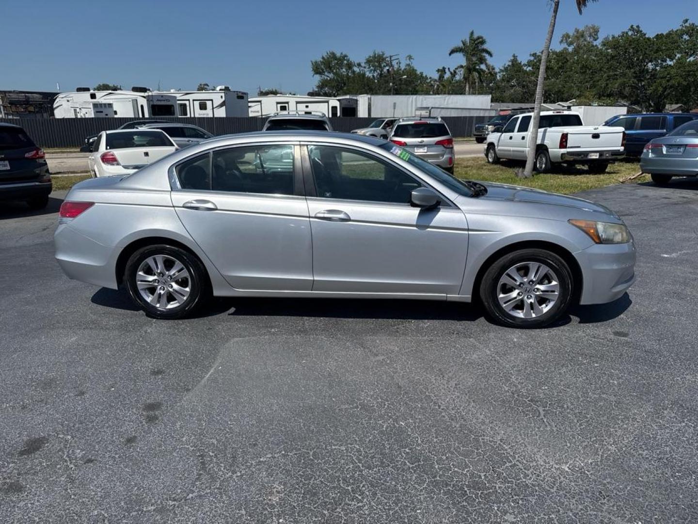 2009 SILVER HONDA ACCORD EXL (1HGCP36829A) with an 3.5L engine, Automatic transmission, located at 2929 9th St. West, Bradenton, 34205, (941) 242-2810, 27.473591, -82.570679 - Thanks for inquring into DriveNation USA! All vehicles listed can be viewed at www.drivenationusa.com for vehicle history reports and additonal info. We cannot quote any terms such as down payments or monthly payments without an application. You can apply directly at www.drivenationusa.com or by con - Photo#8