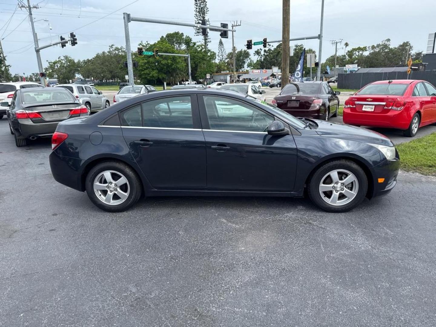 2014 BLUE CHEVROLET CRUZE LT (1G1PC5SB2E7) with an 1.4L engine, Automatic transmission, located at 2929 9th St. West, Bradenton, 34205, (941) 242-2810, 27.473591, -82.570679 - Photo#8